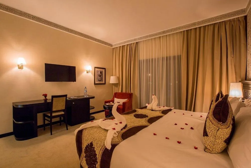 TV and multimedia, Bed in Ennakhil Marrakech Hotel & SPA