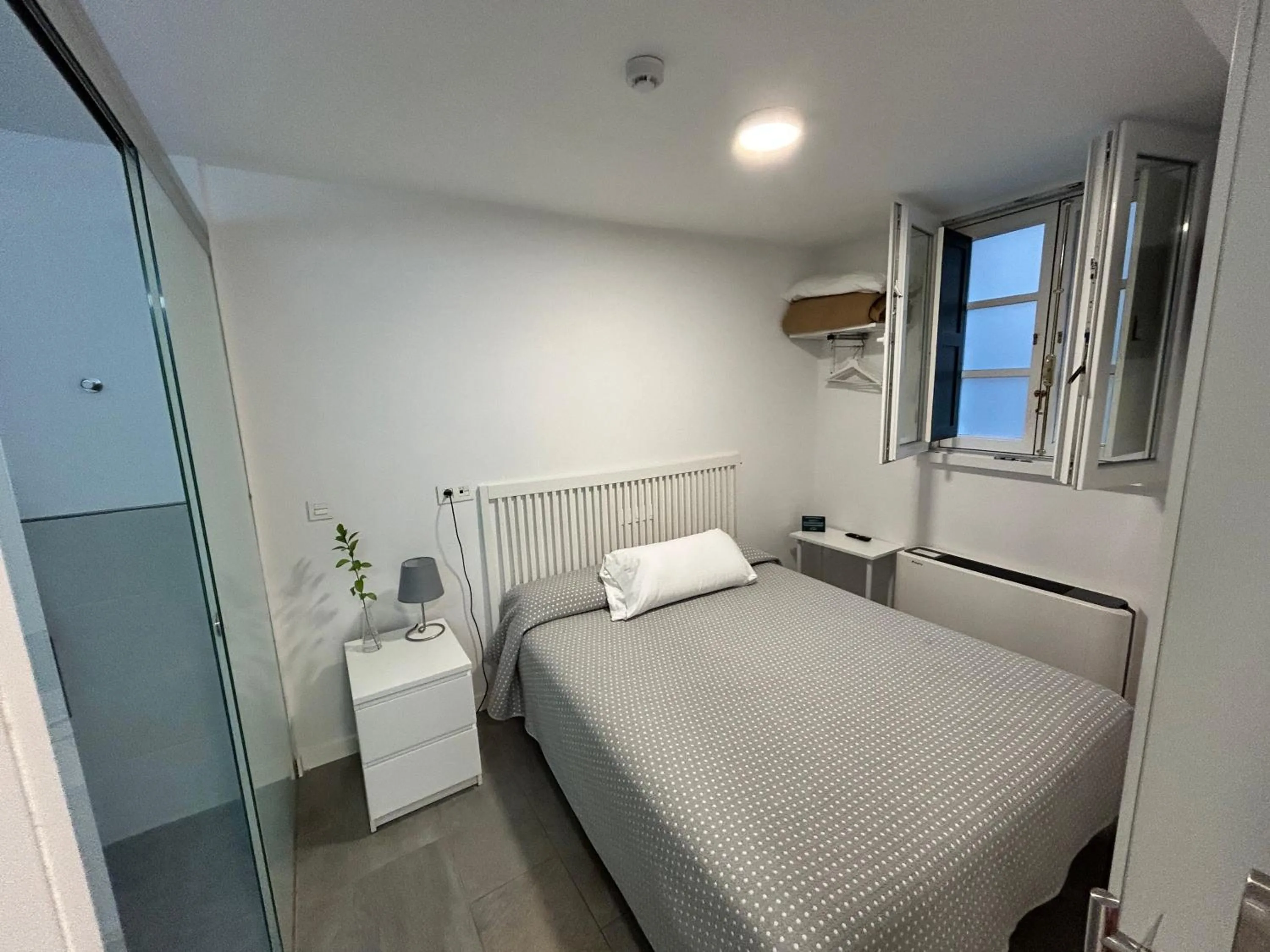 Bed in Pensión Rua Nova