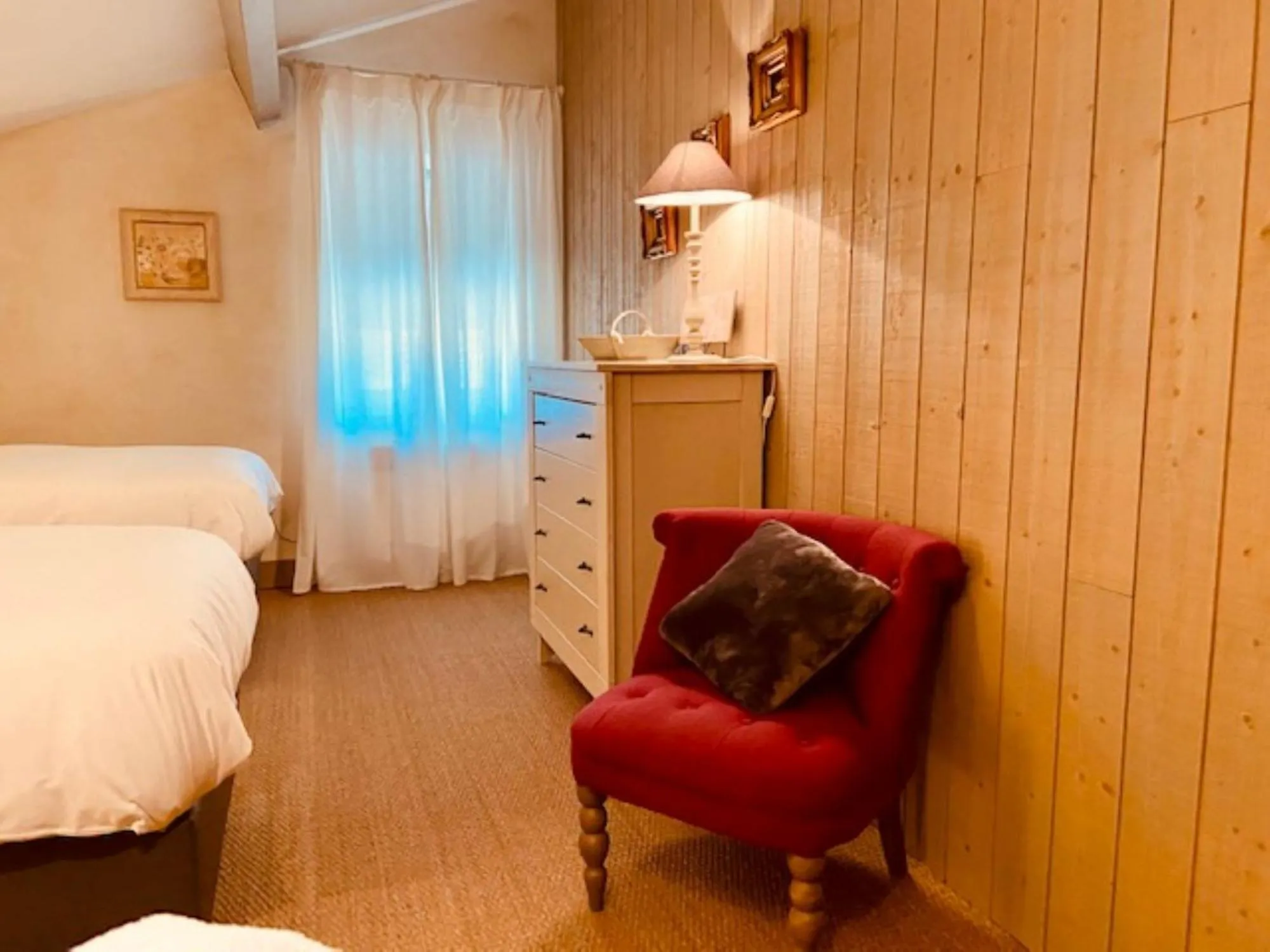 Decorative detail, Bed in La Closerie de Sarlat Maison d hôtes de charme