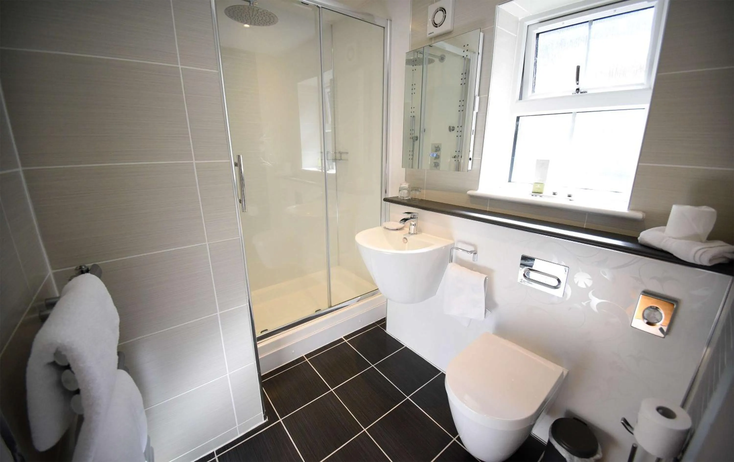 Bathroom in Heatherfield House B&B