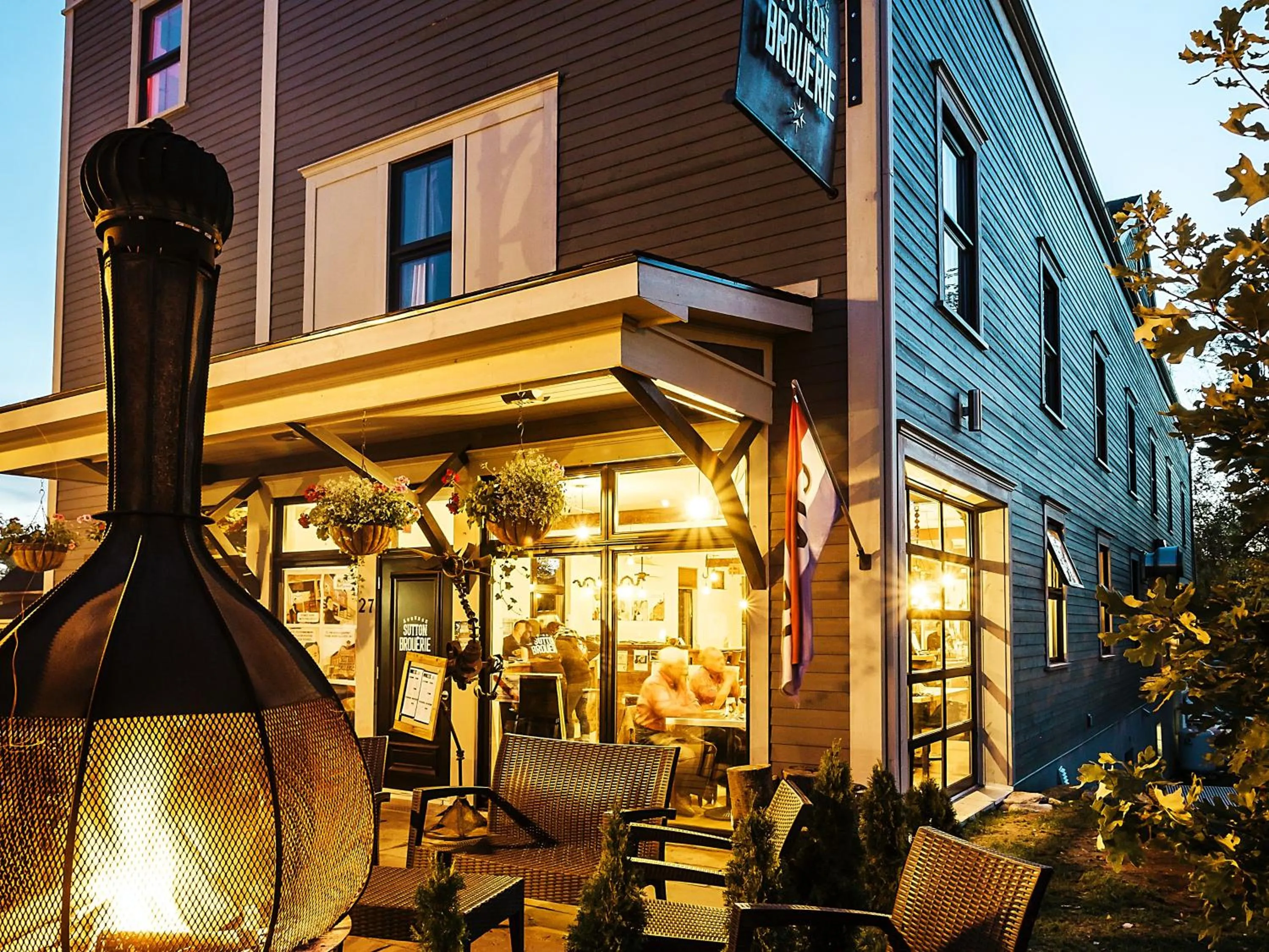 Property building in Auberge Sutton Brouerie