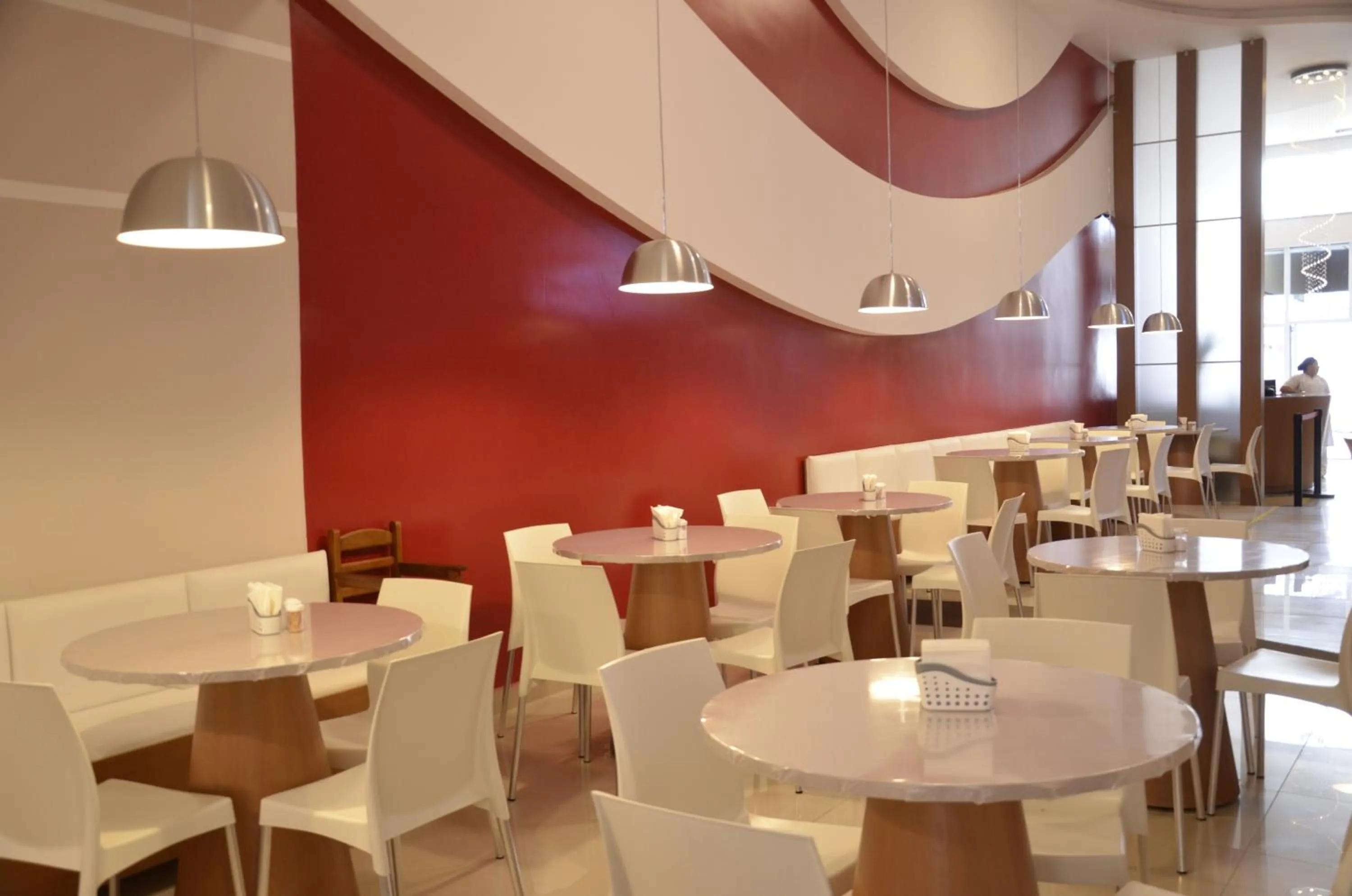 Restaurant/places to eat in Hotel Horto Plaza