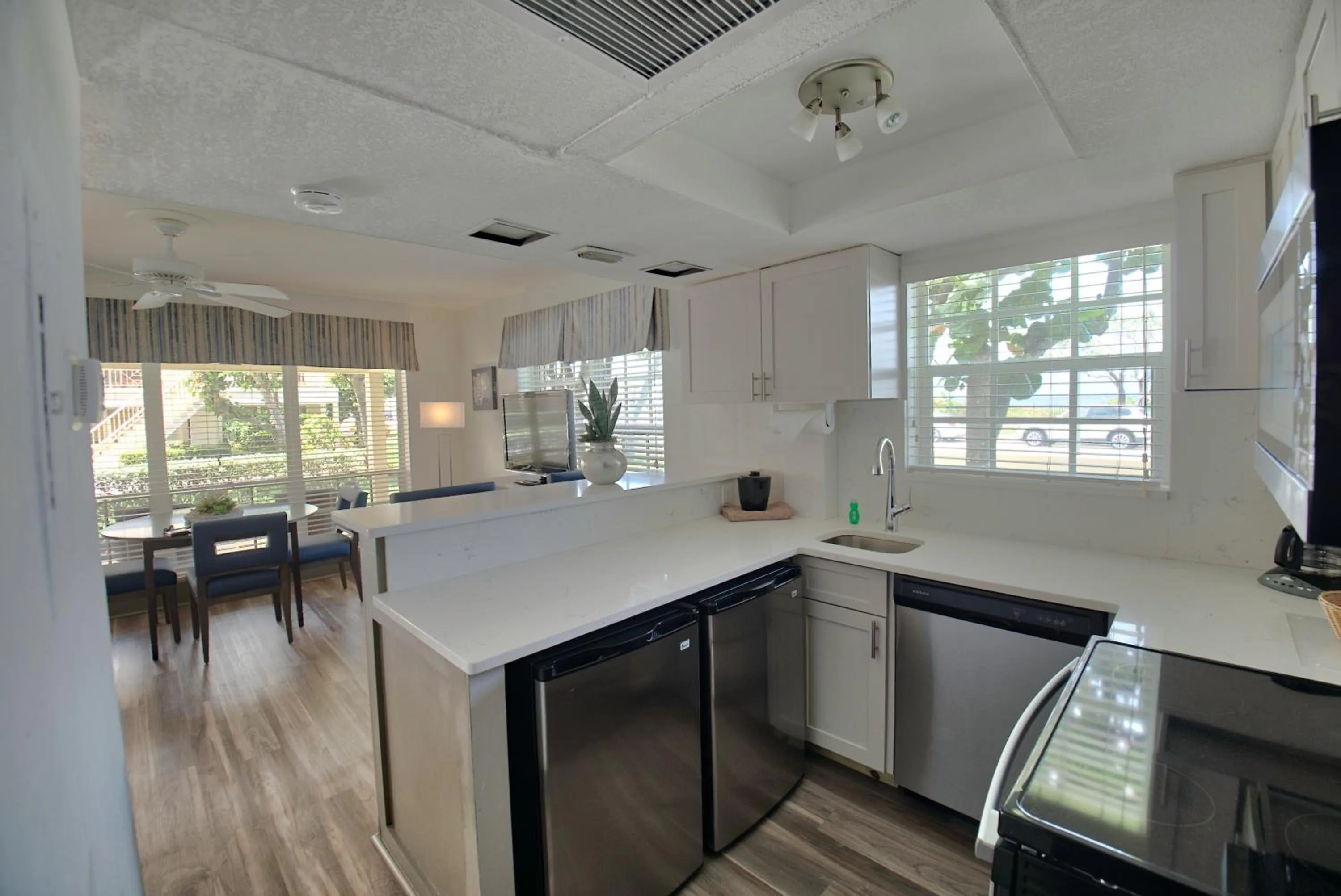 Kitchen or kitchenette in The Dover House Resort