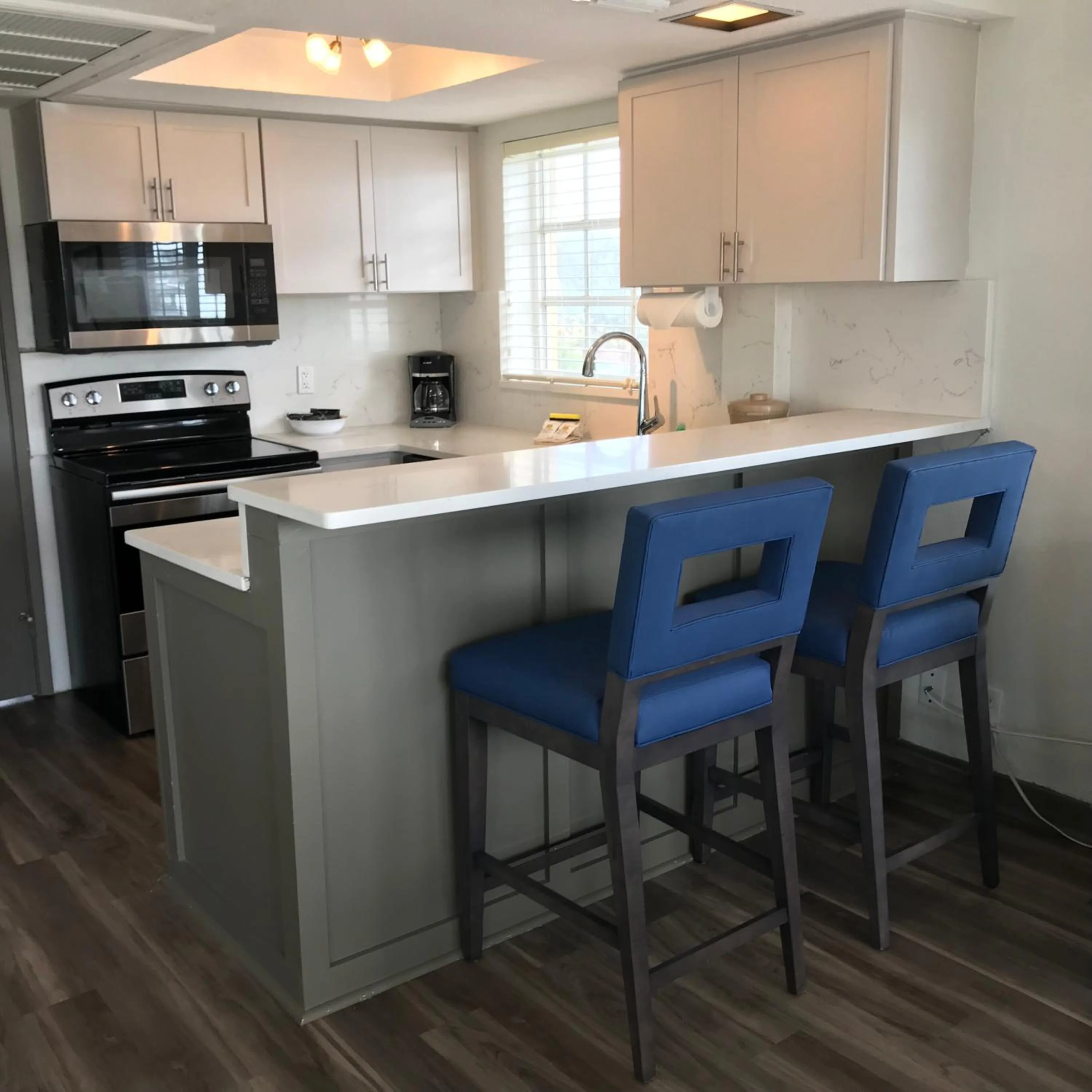 Kitchen or kitchenette in The Dover House Resort