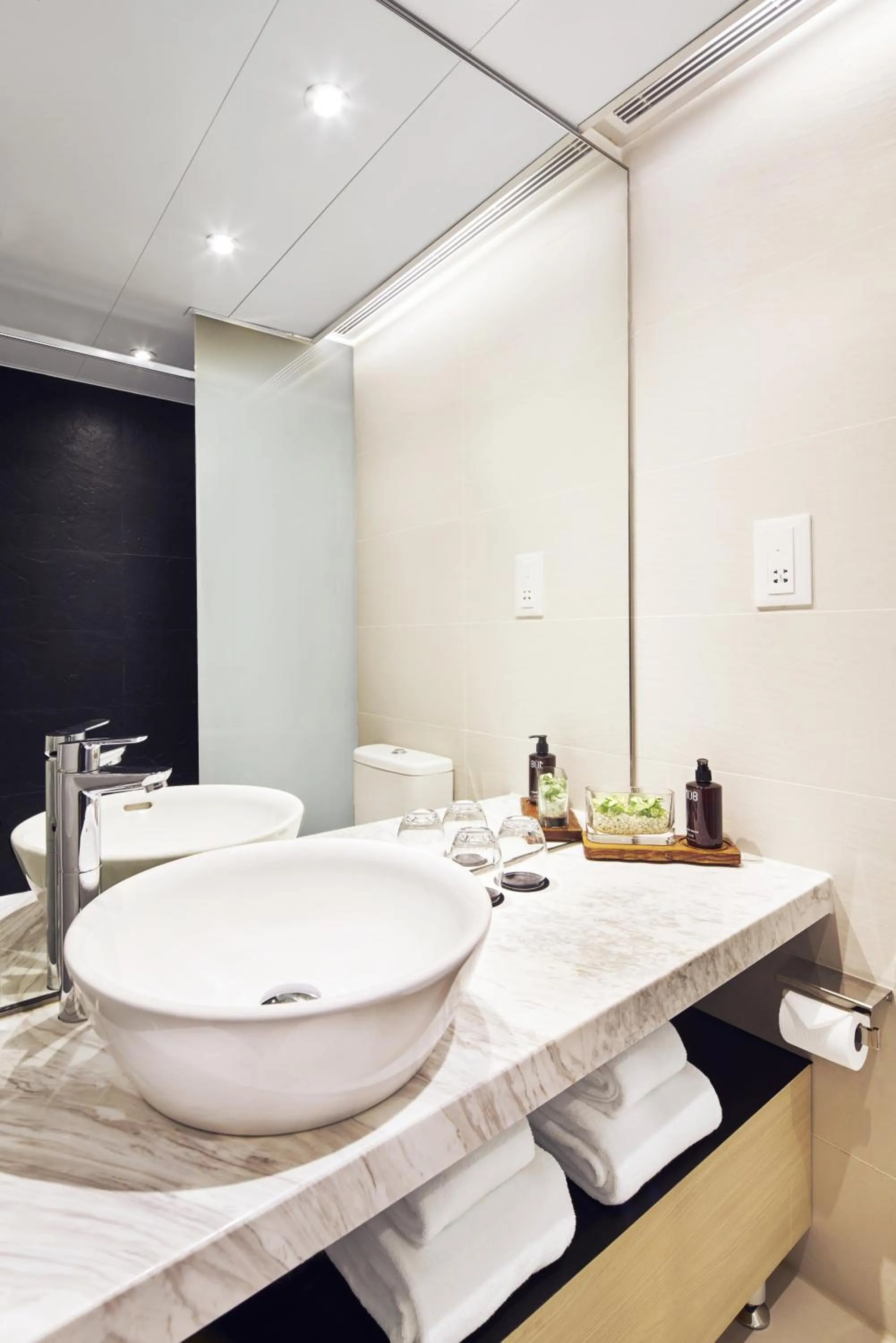 Bathroom in Hotel 108, Hong Kong