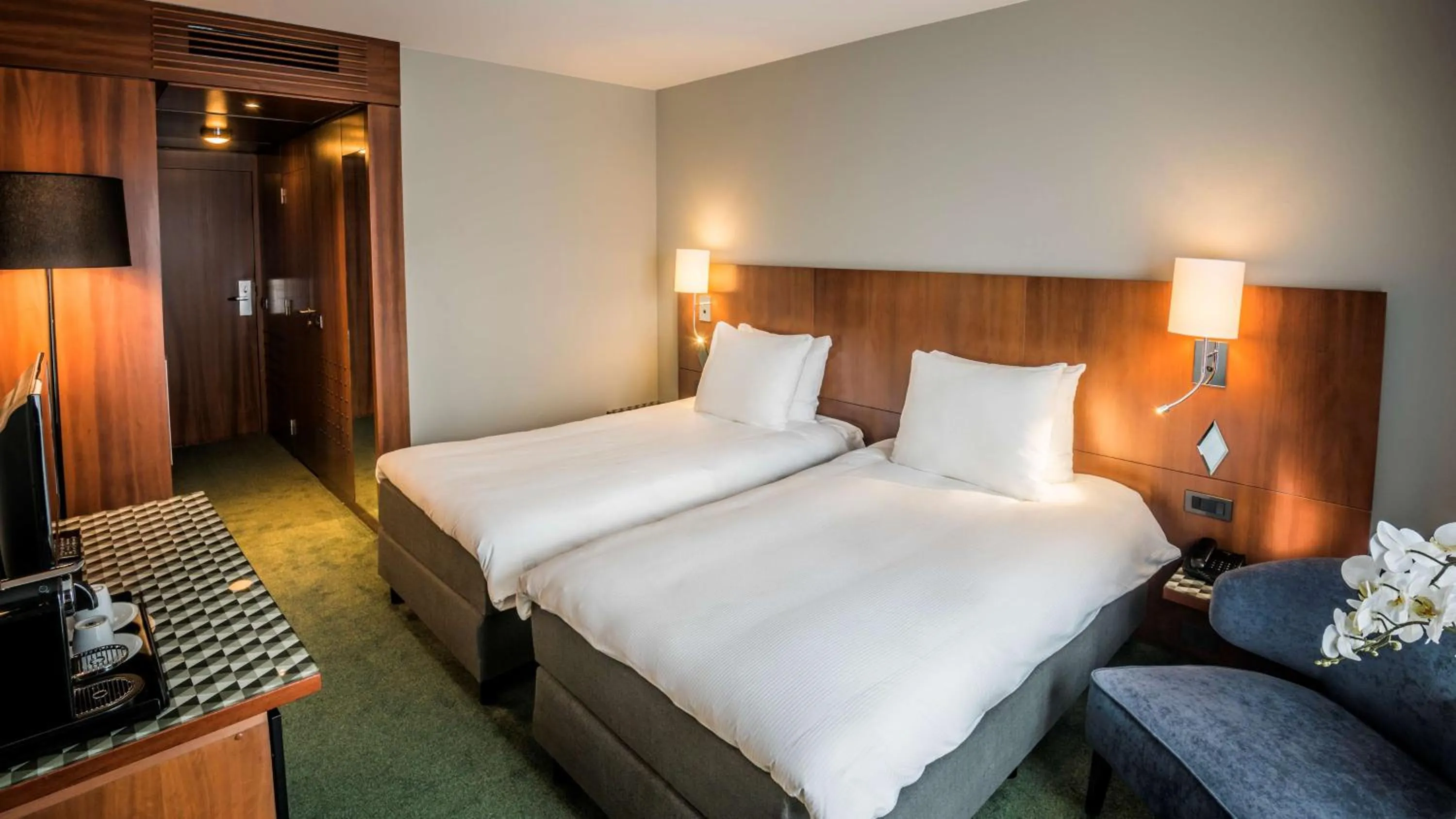 Photo of the whole room, Bed in NH Brussels EU Berlaymont