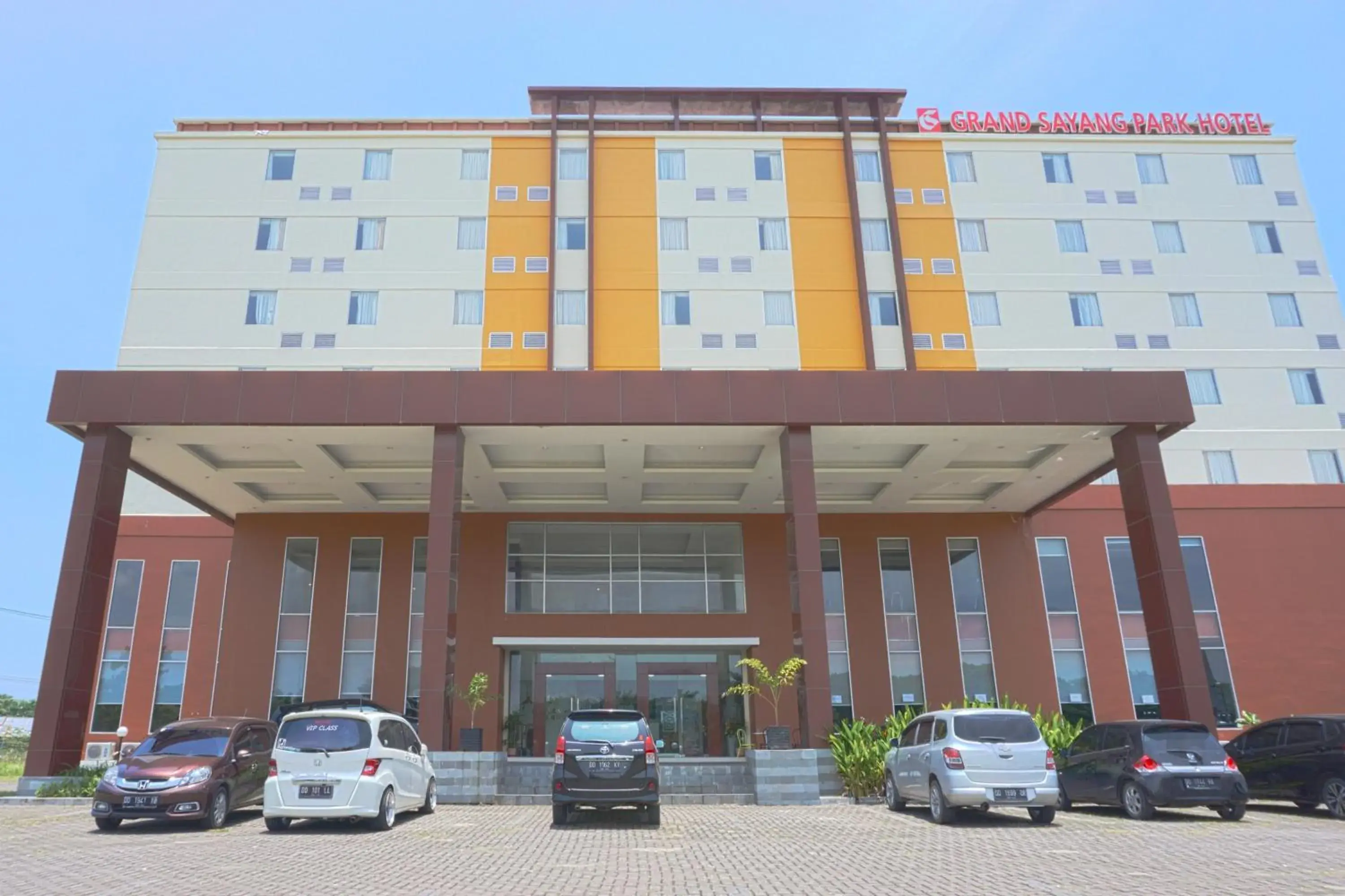 Property building in Liberta Hotel Grand Sayang Makassar Property building in Liberta Hotel Grand Sayang Makassar