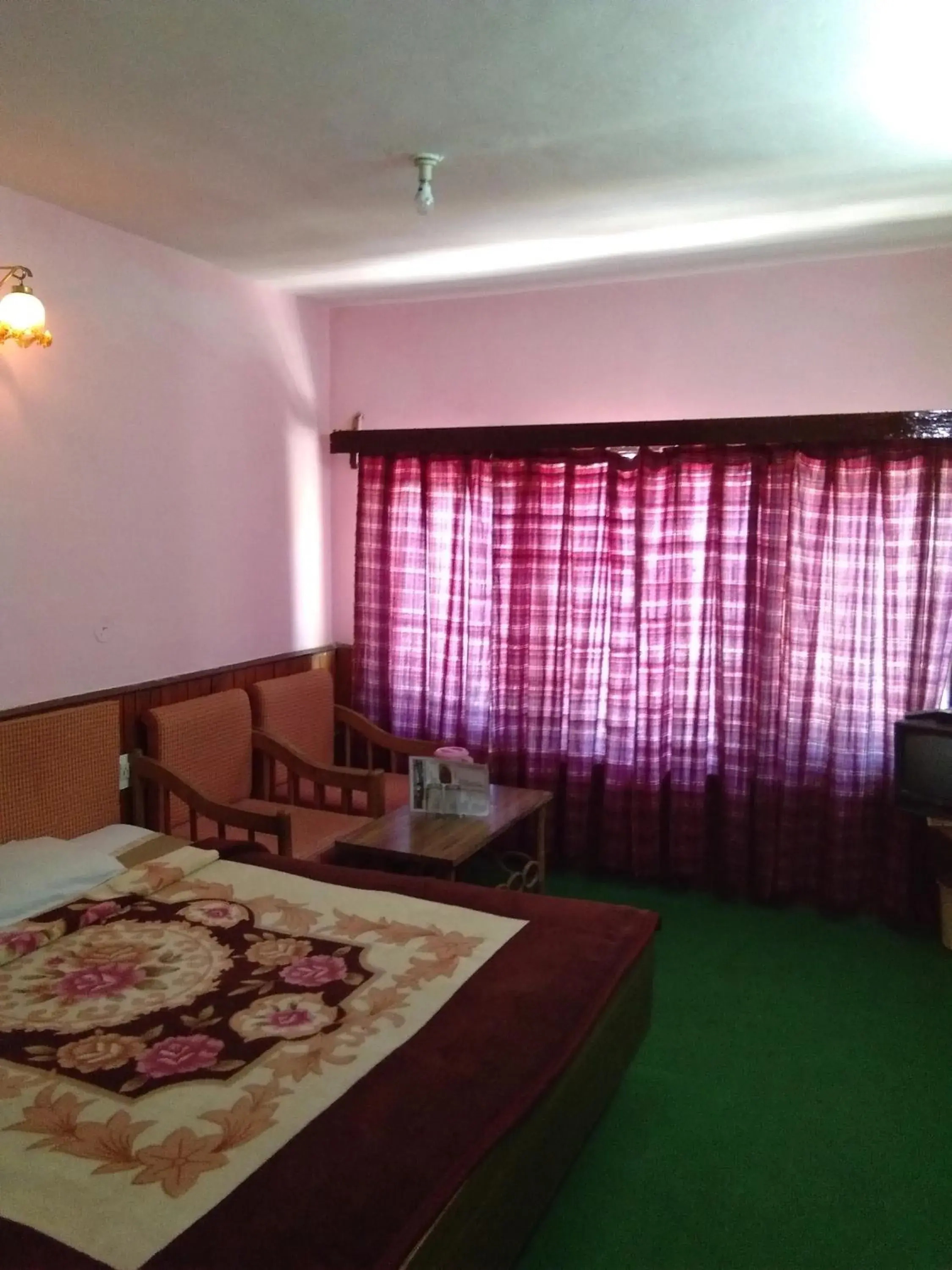 Economy Double Room in Hotel Hema Holiday Home Economy Double Room in Hotel Hema Holiday Home