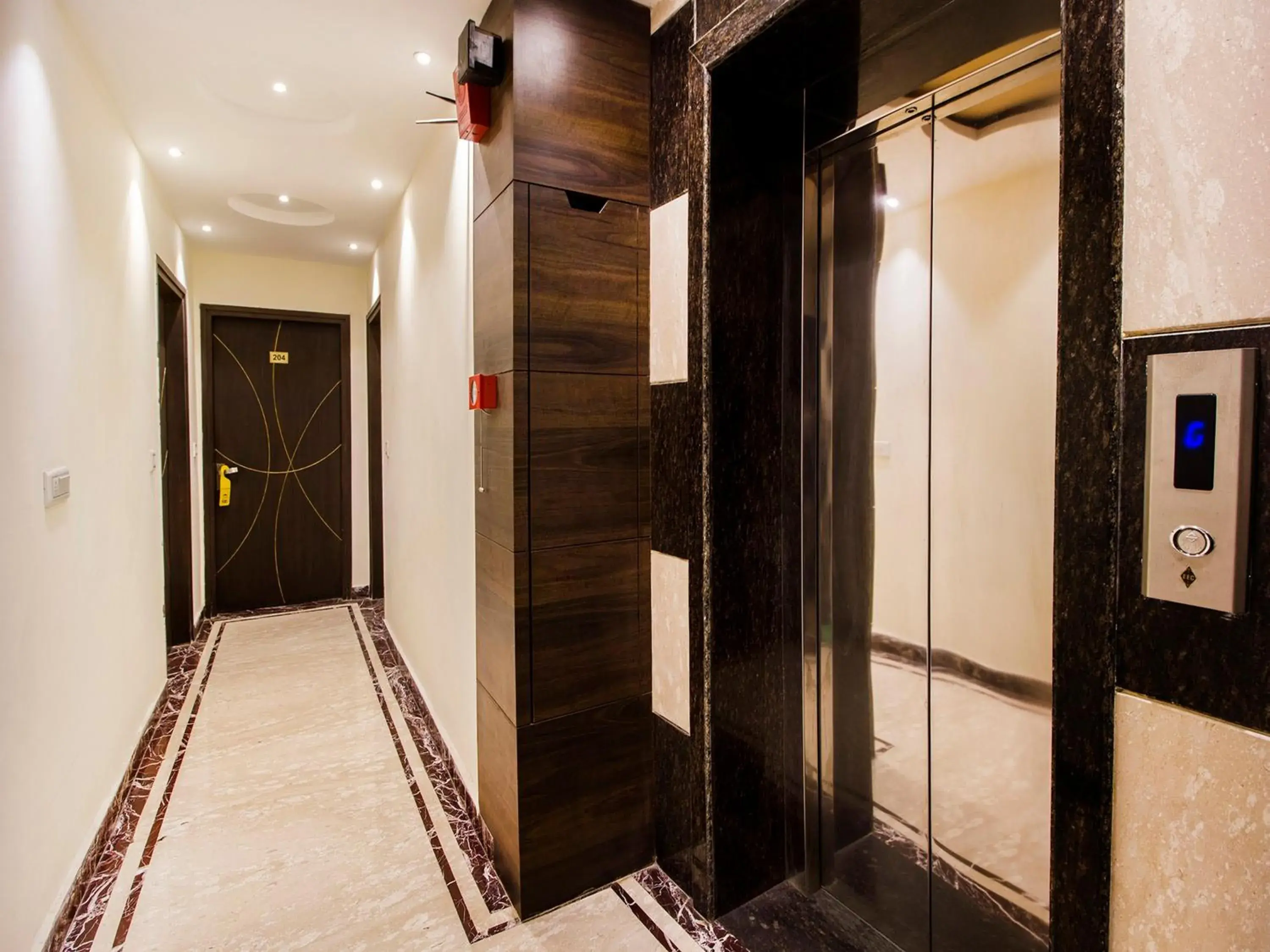 Lobby or reception in FabExpress Le Continental - Nr New Delhi Railway Station Lobby or reception in FabExpress Le Continental - Nr New Delhi Railway Station