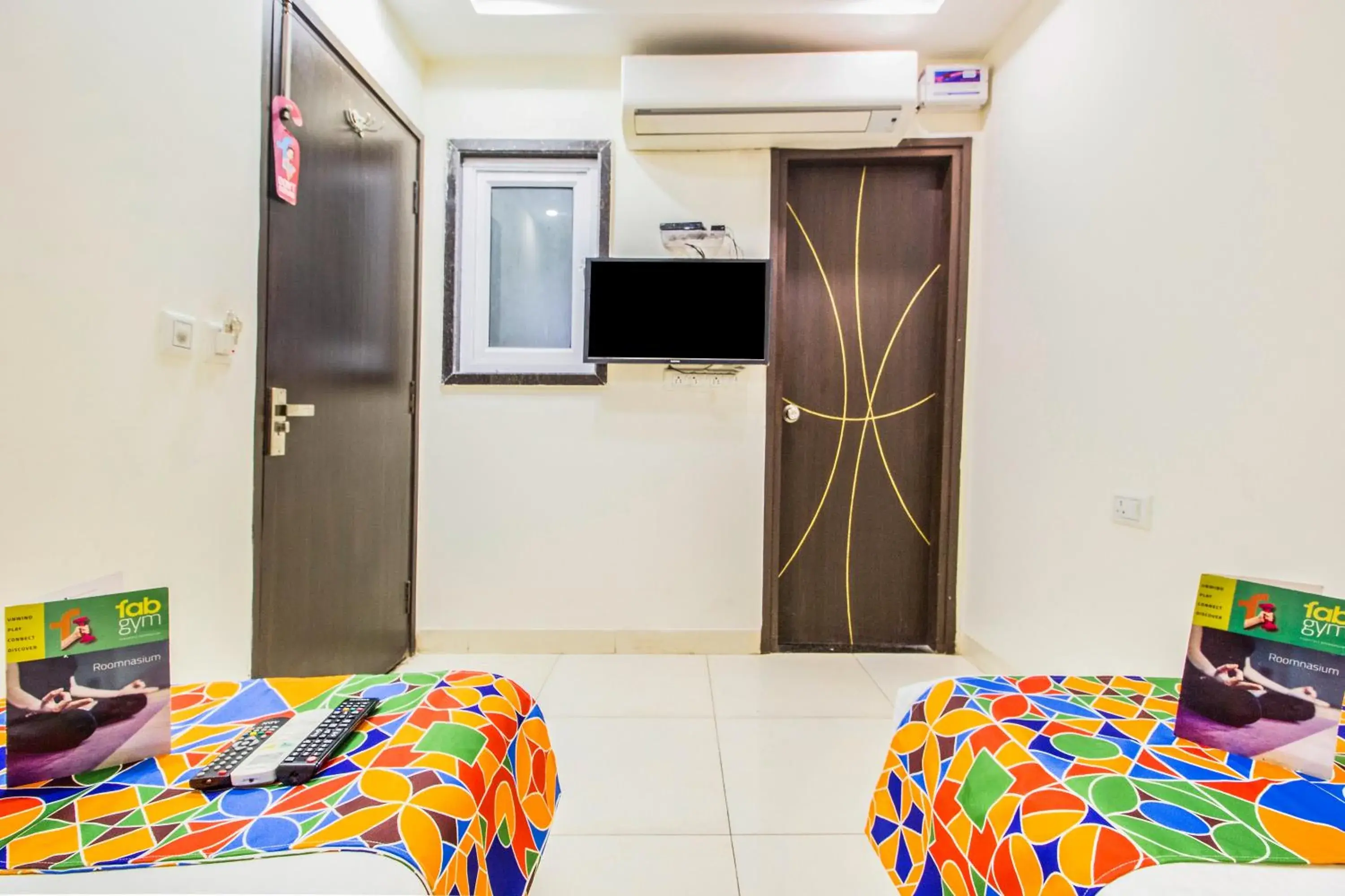 Bed in FabExpress Le Continental - Nr New Delhi Railway Station Bed in FabExpress Le Continental - Nr New Delhi Railway Station