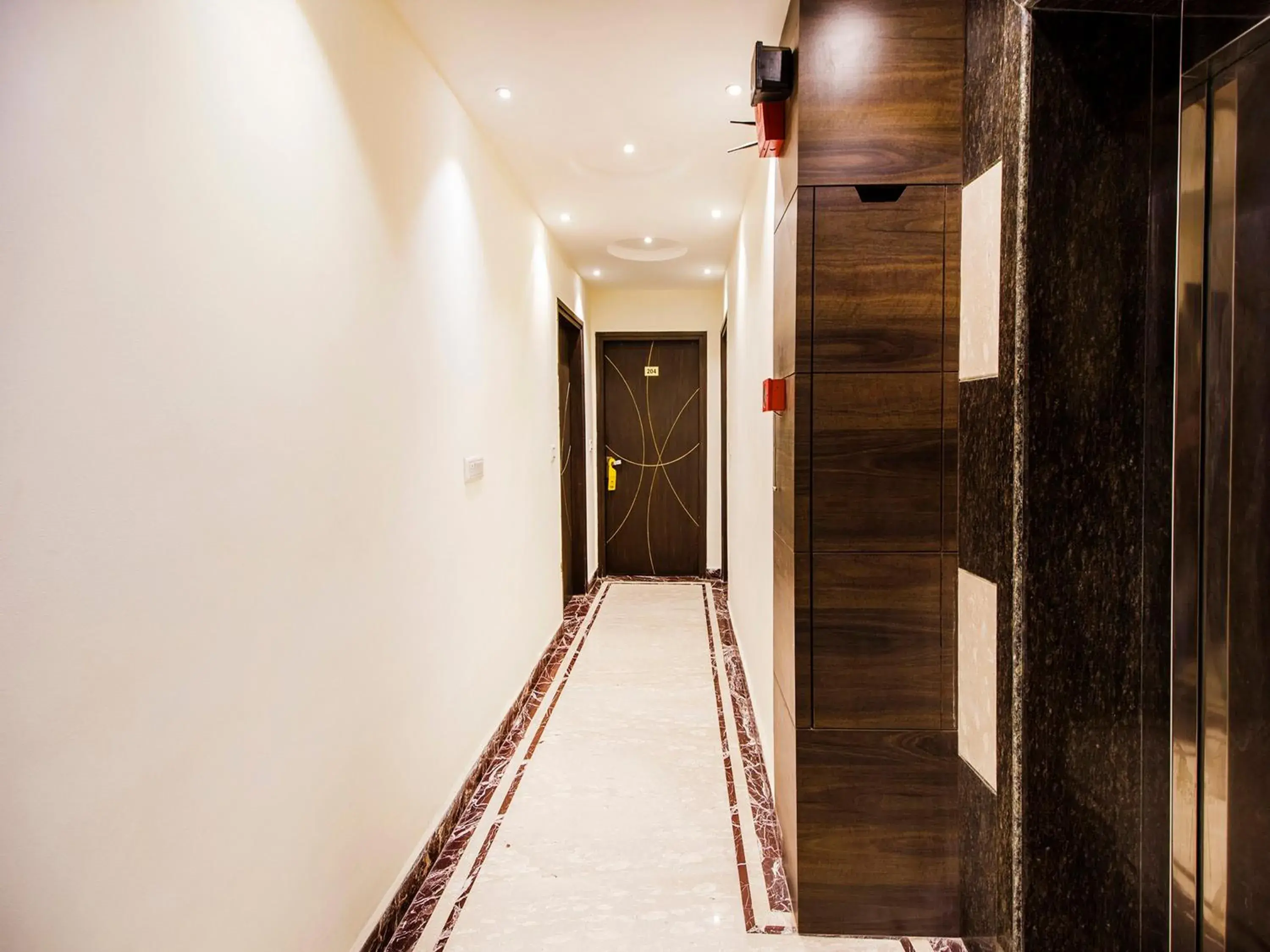 Lobby or reception in FabExpress Le Continental - Nr New Delhi Railway Station Lobby or reception in FabExpress Le Continental - Nr New Delhi Railway Station