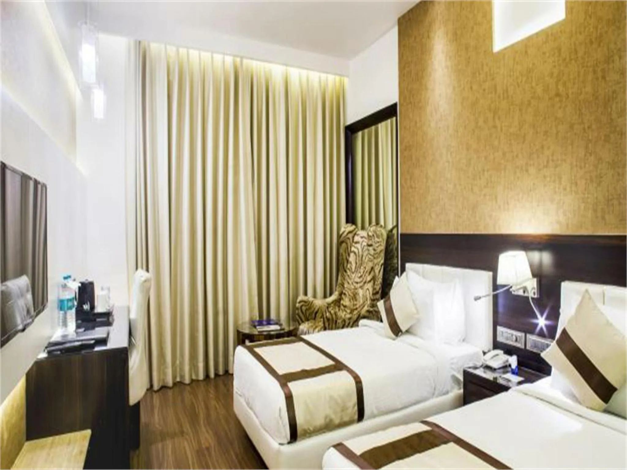 Bedroom, Bed in Viceroy Inn Dehradun