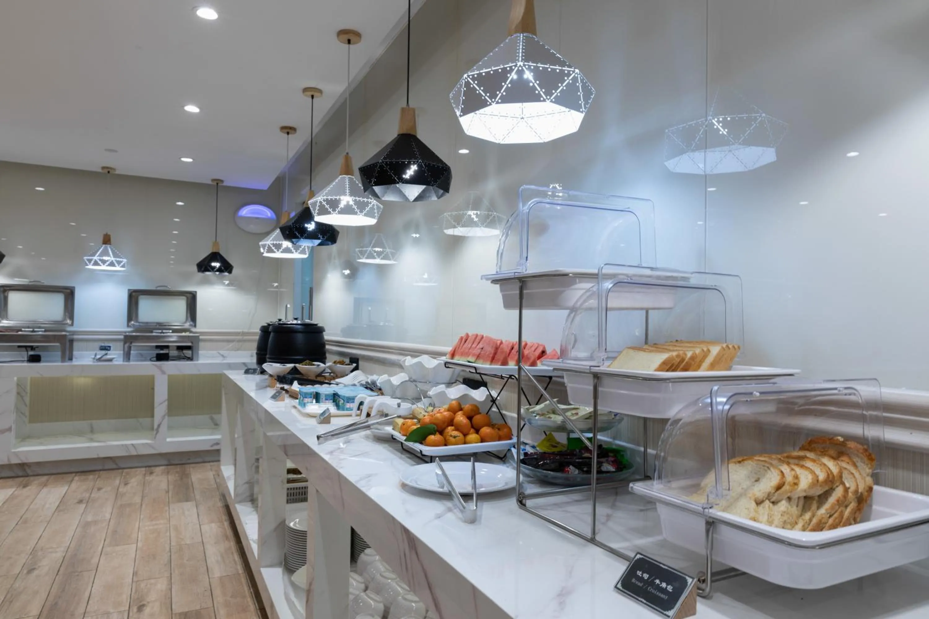Breakfast in Yimi MIX International Apartment