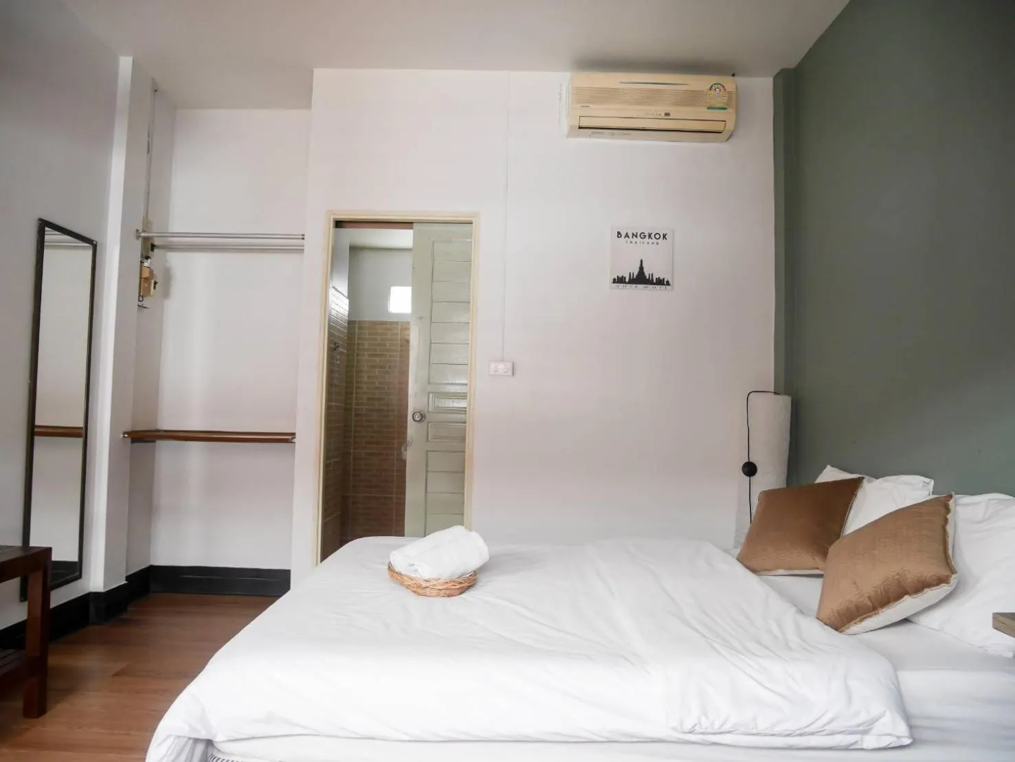 Bedroom in Orchid House