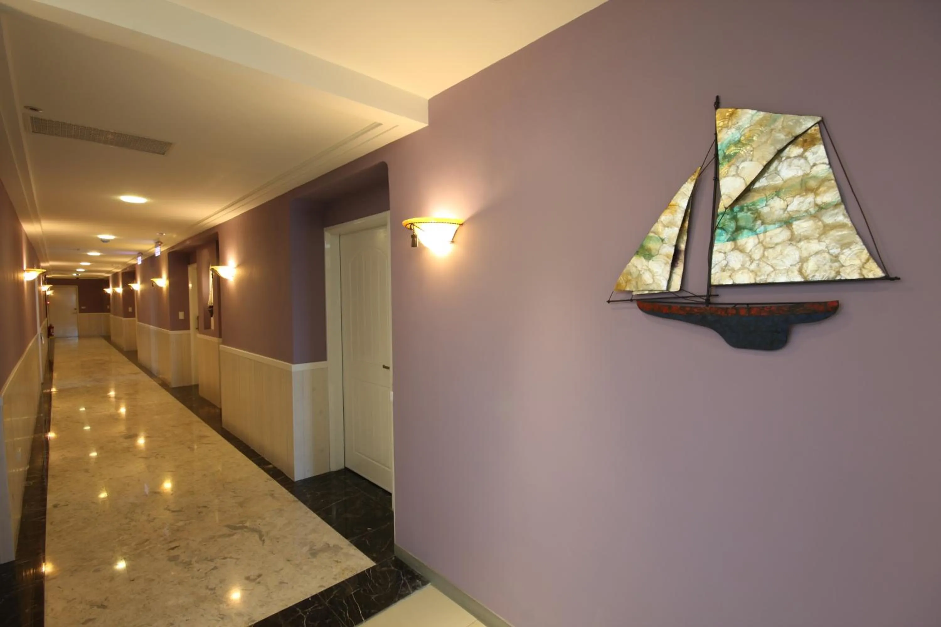 Decorative detail in Hotel Bayview