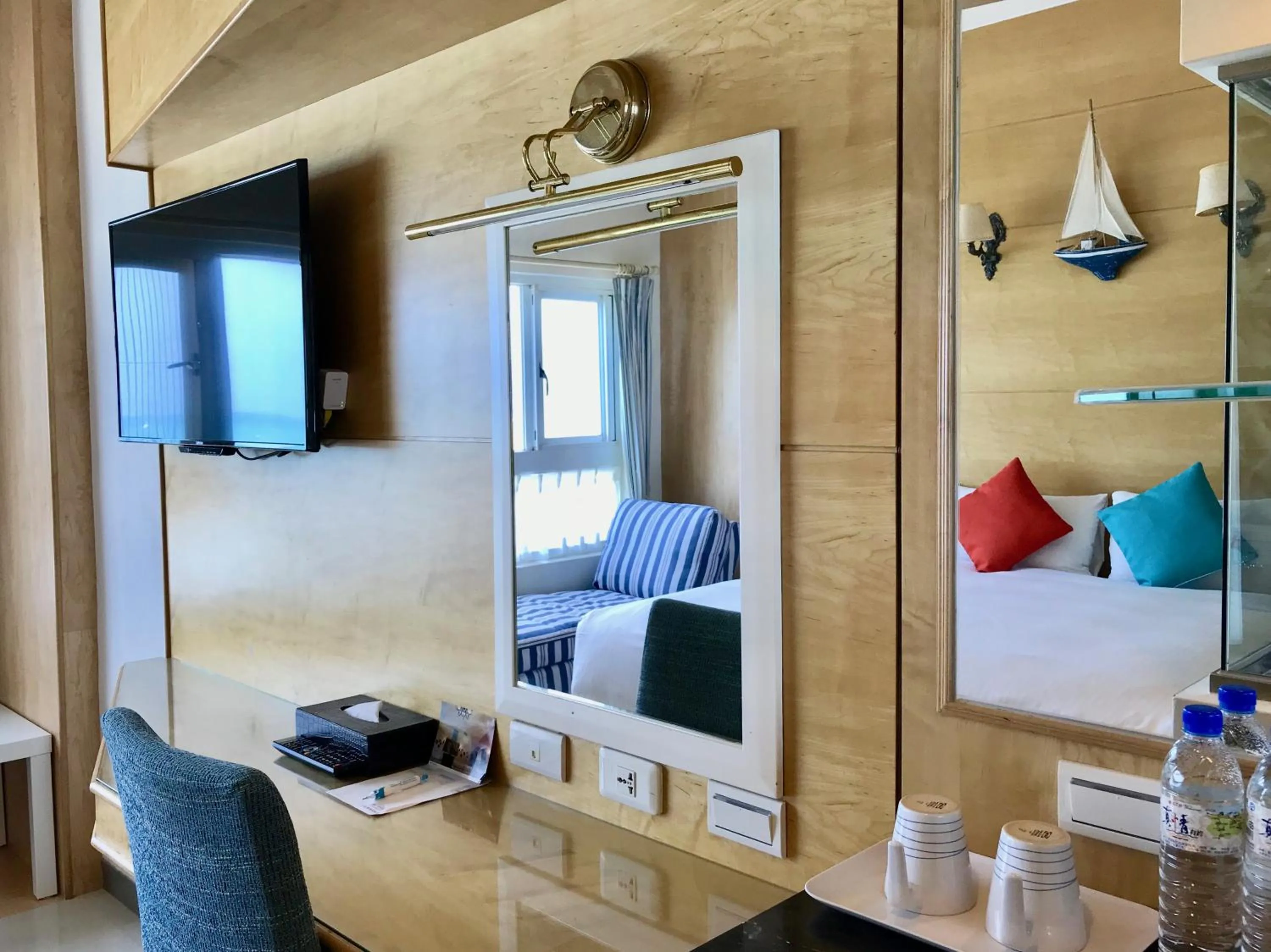 TV and multimedia in Hotel Bayview