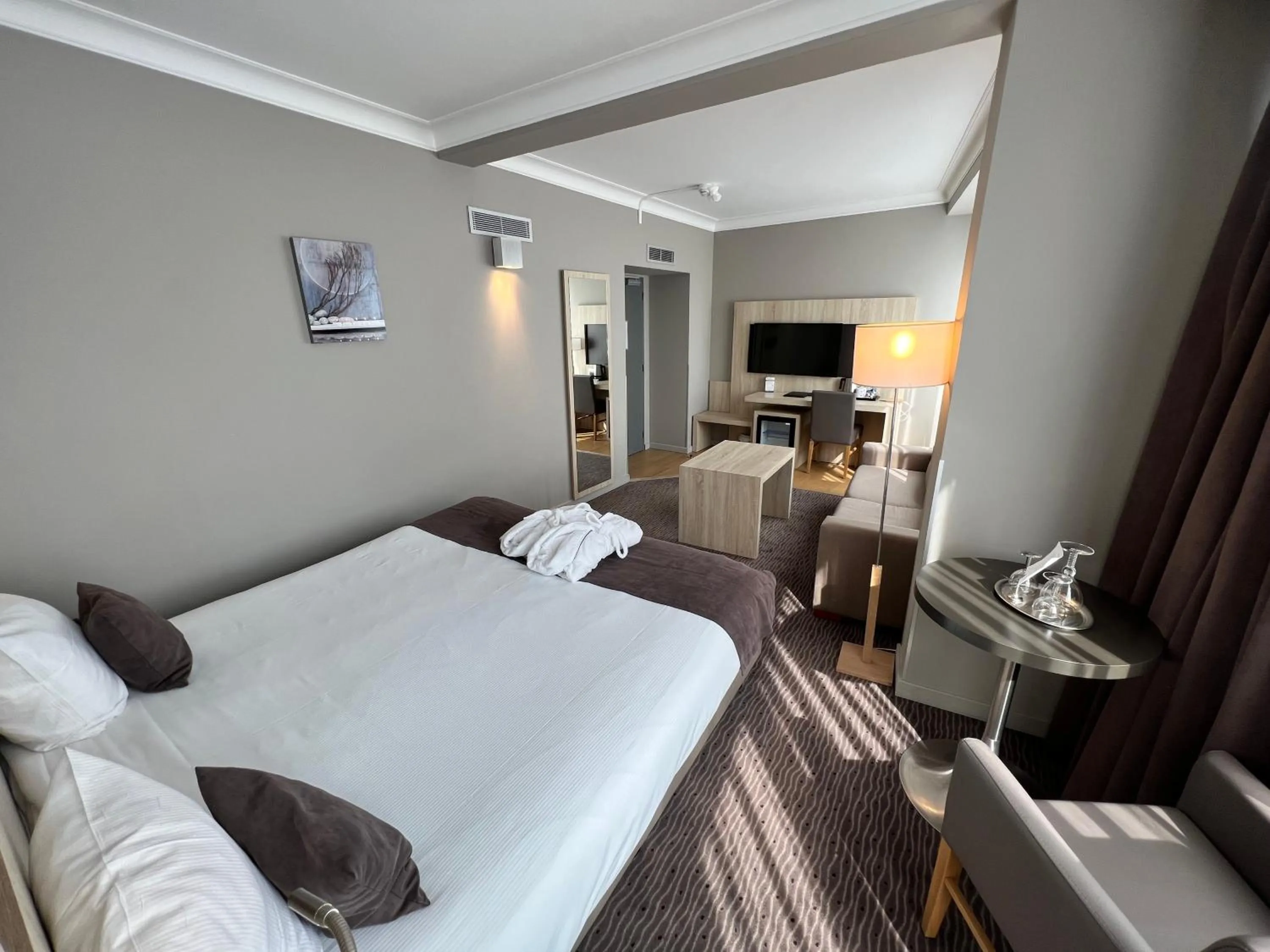 Photo of the whole room, Bed in Best Western Hotel Royal Centre