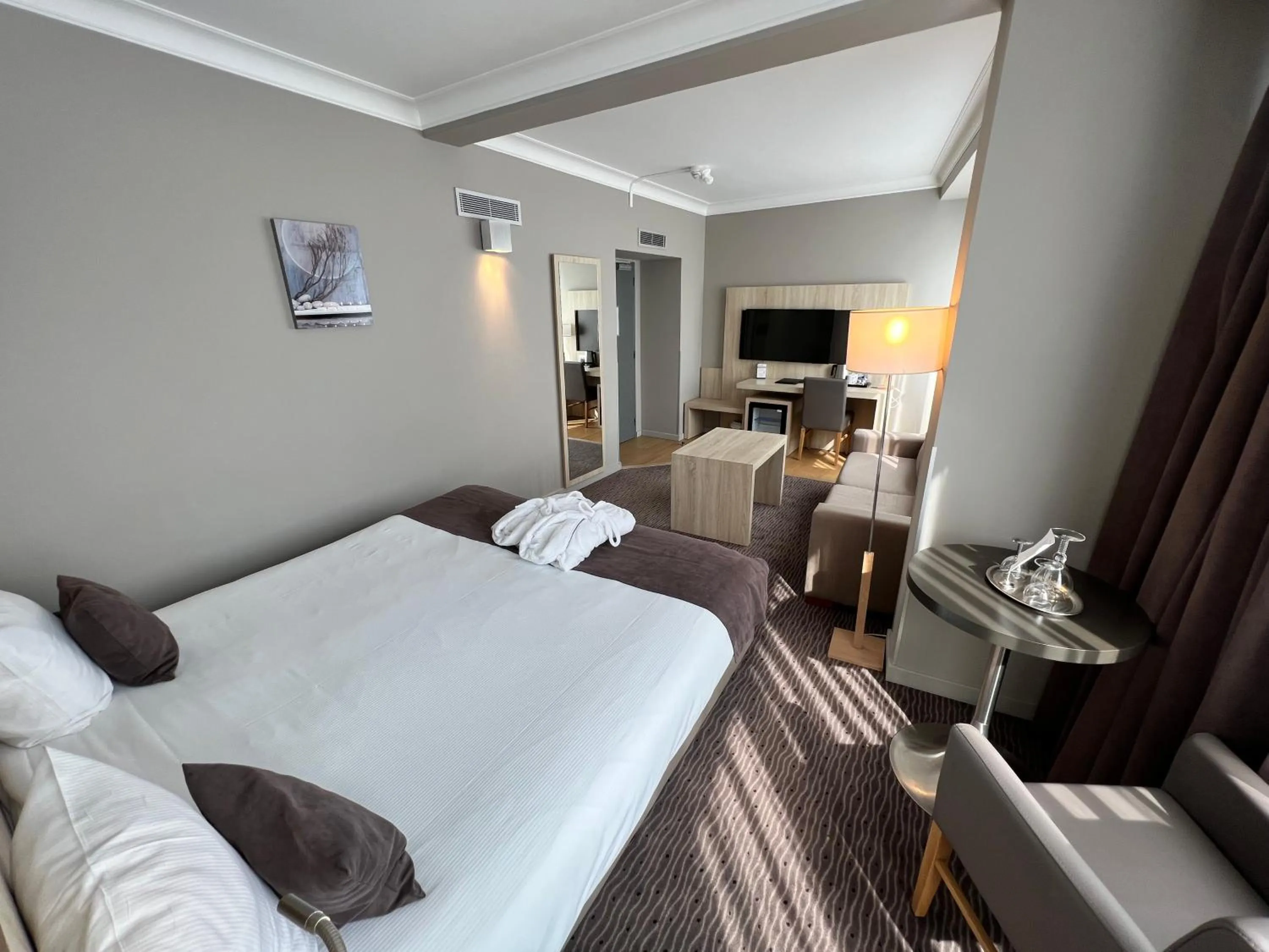 Photo of the whole room, Bed in Best Western Hotel Royal Centre