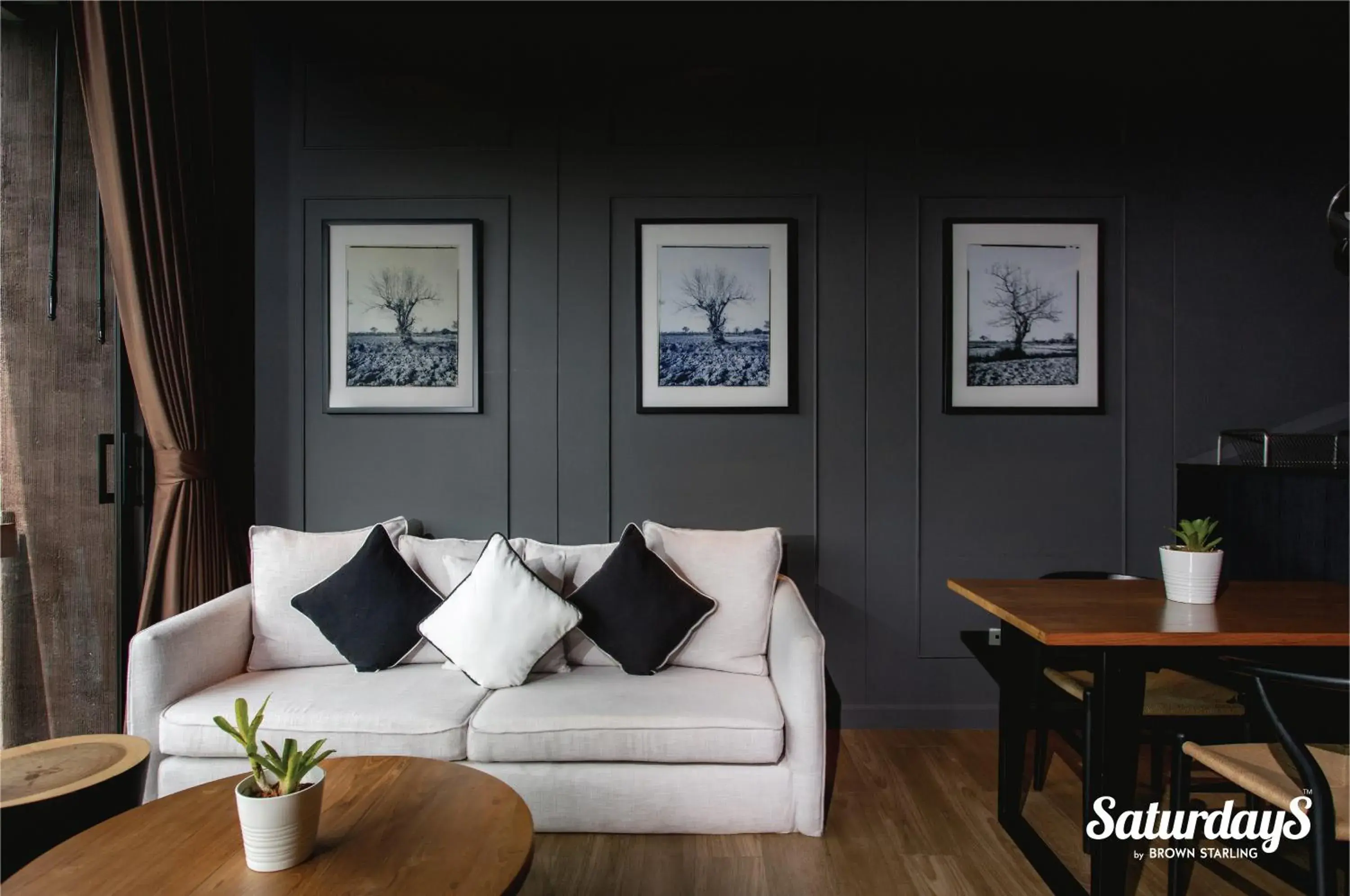 Living room in Saturdays Residence by Brown Starling Living room in Saturdays Residence by Brown Starling