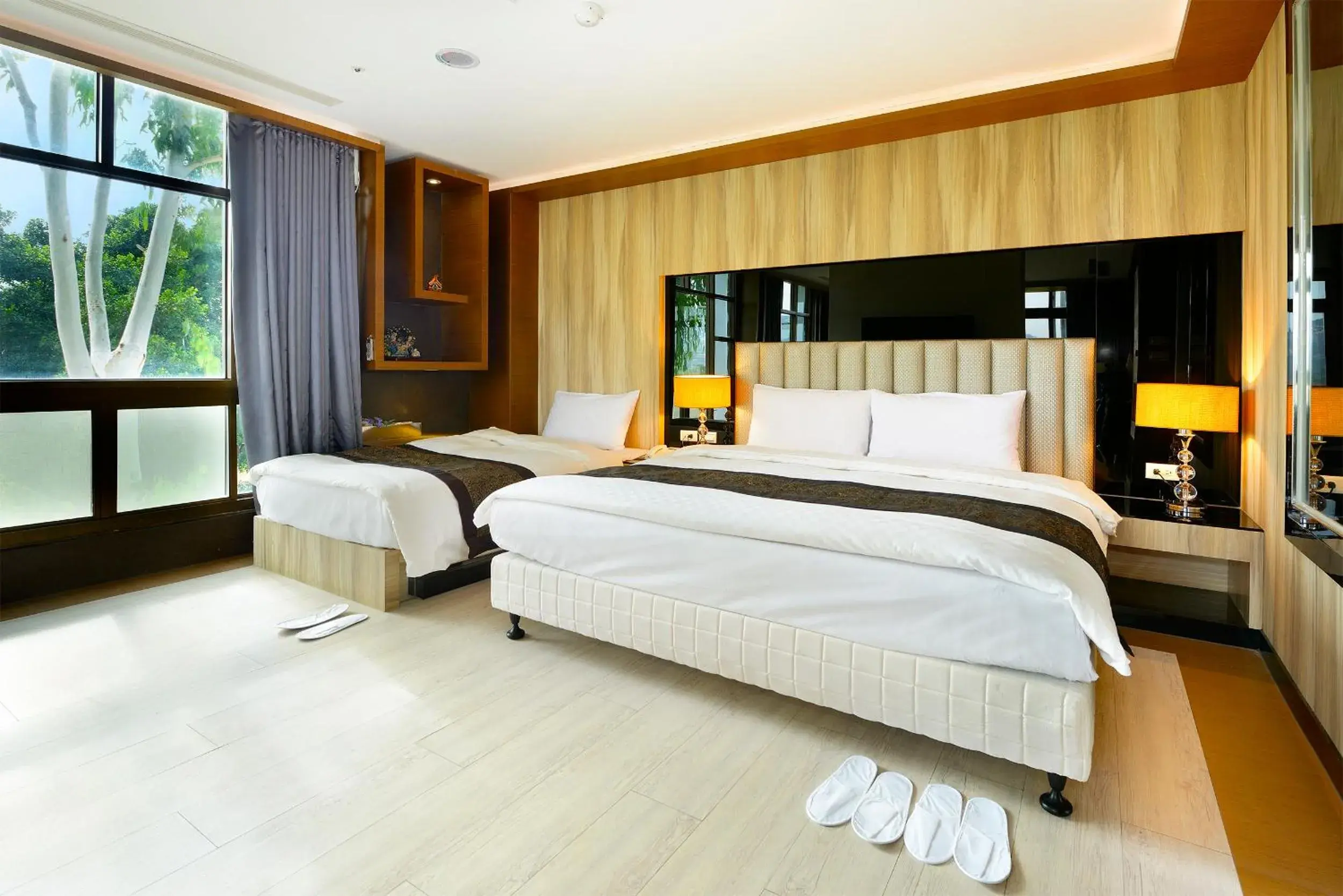 Living room, Bed in Jinsa Lakeside View Resort Living room, Bed in Jinsa Lakeside View Resort