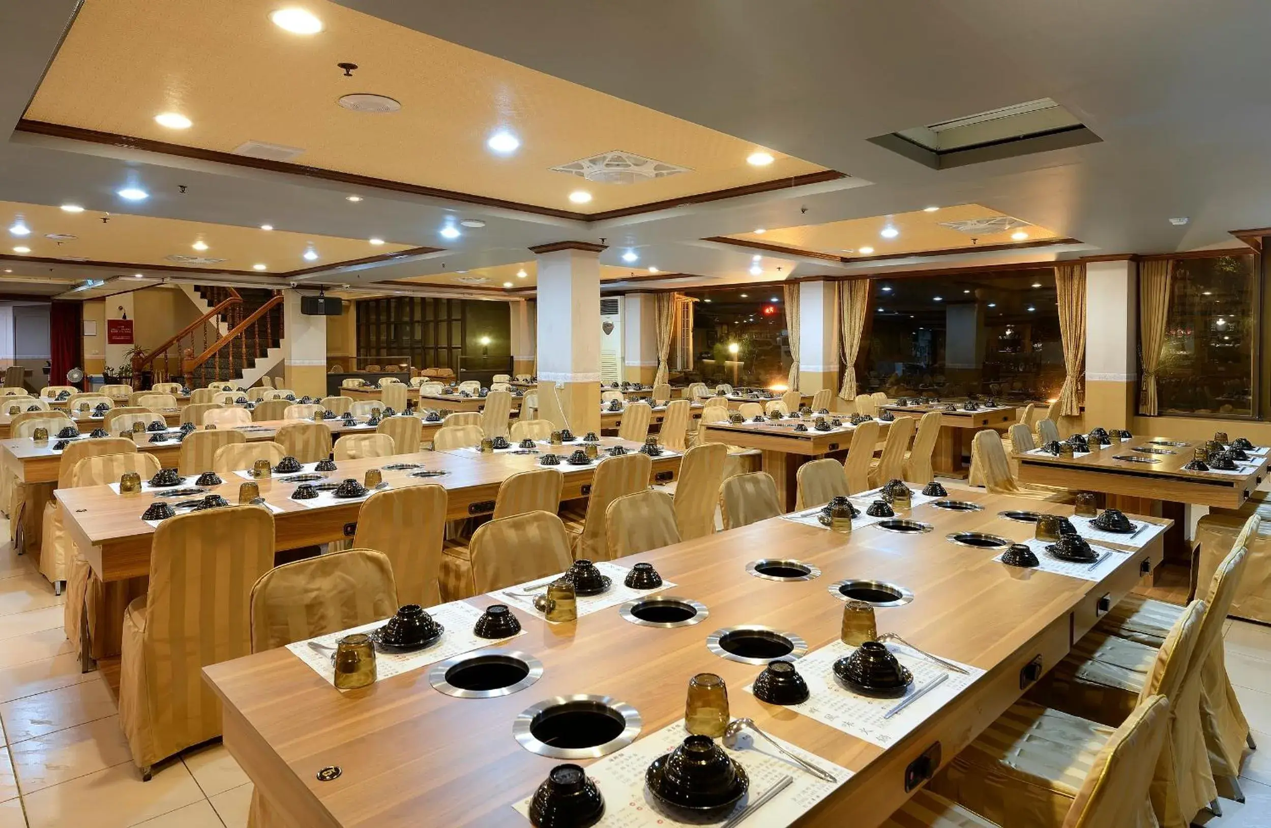 Restaurant/places to eat in Jinsa Lakeside View Resort Restaurant/places to eat in Jinsa Lakeside View Resort
