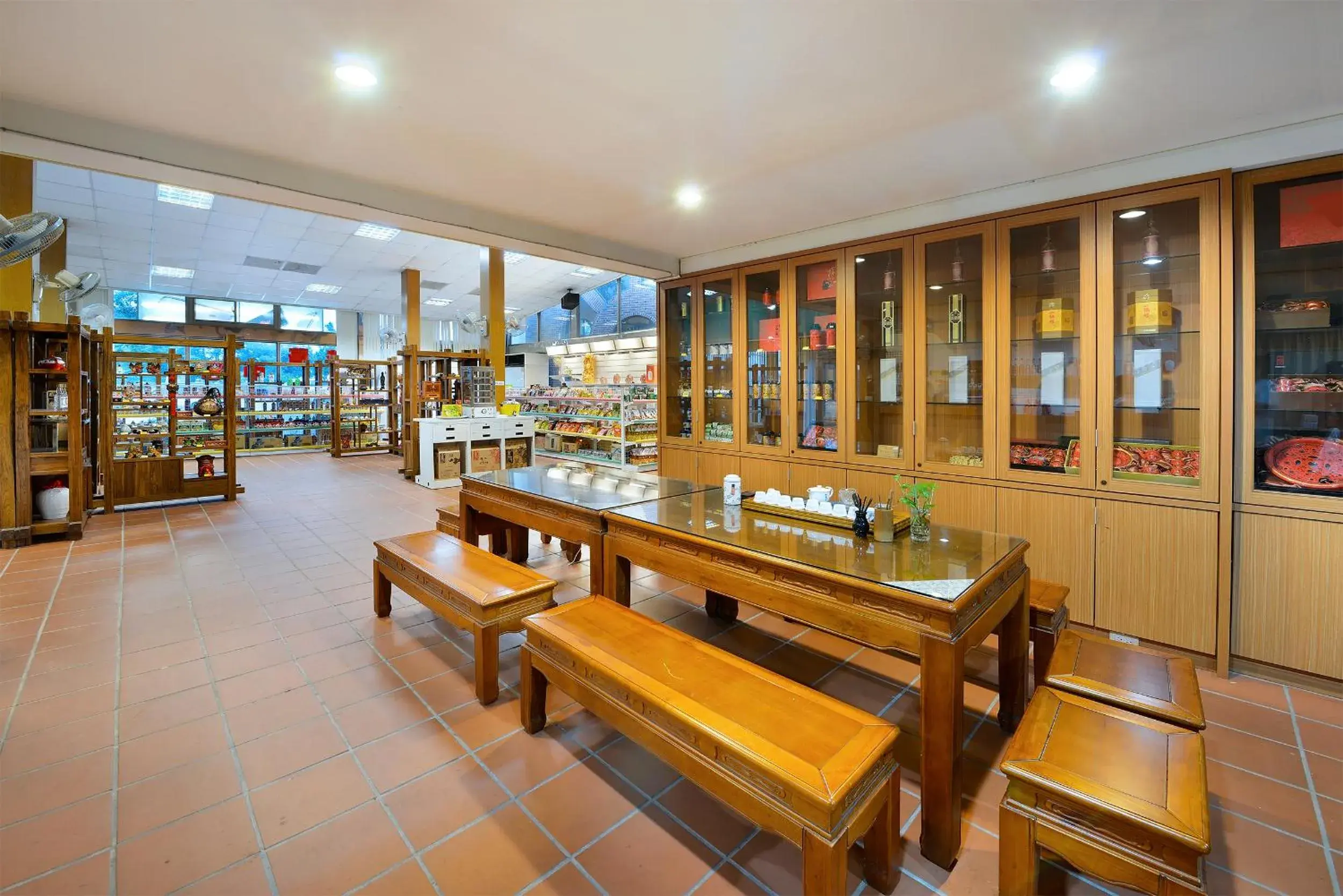 Lounge or bar in Jinsa Lakeside View Resort Lounge or bar in Jinsa Lakeside View Resort