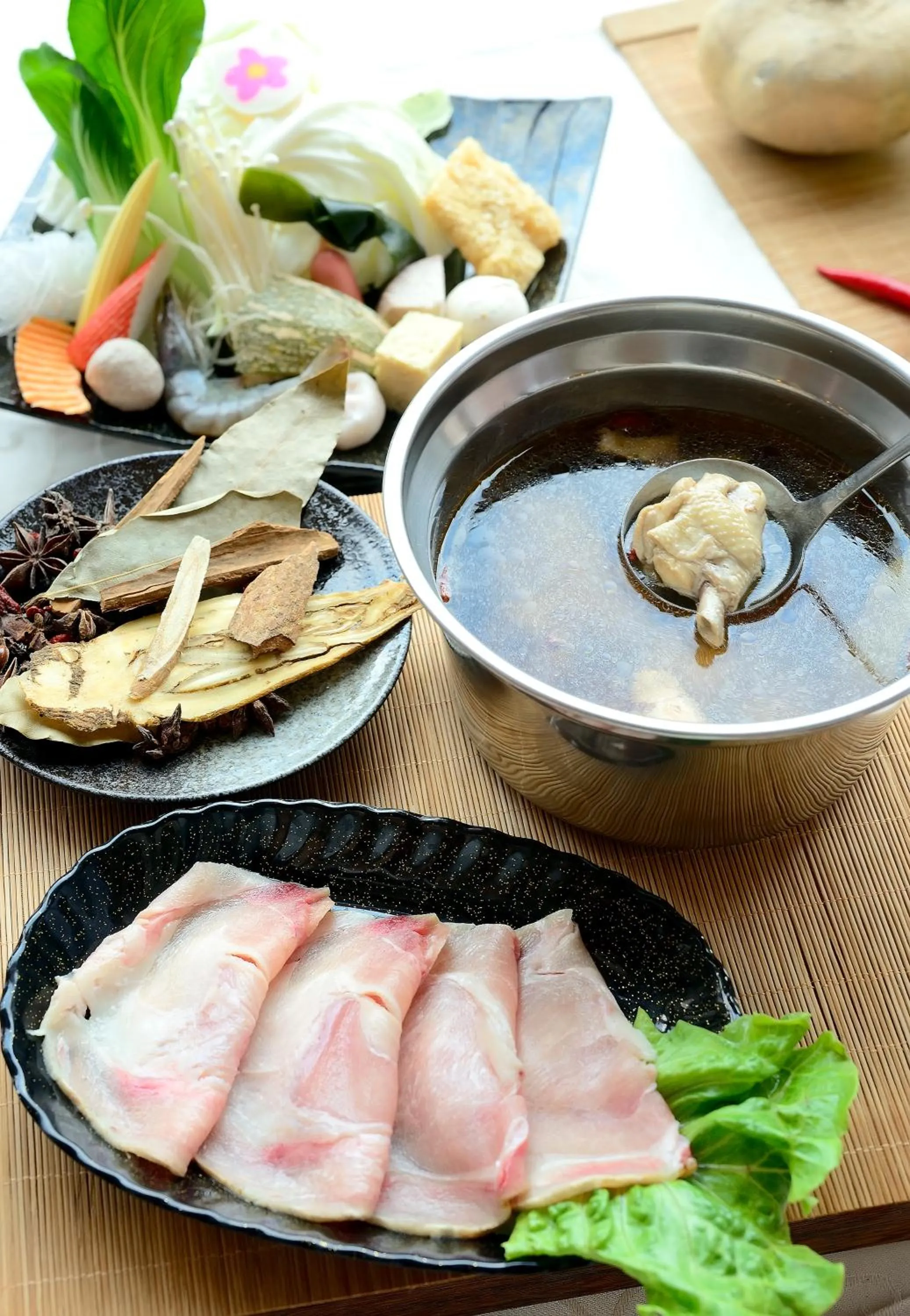 Restaurant/places to eat in Jinsa Lakeside View Resort