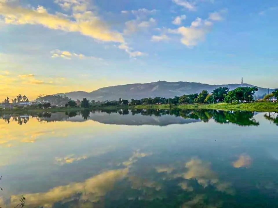 Nearby landmark in Jinsa Lakeside View Resort