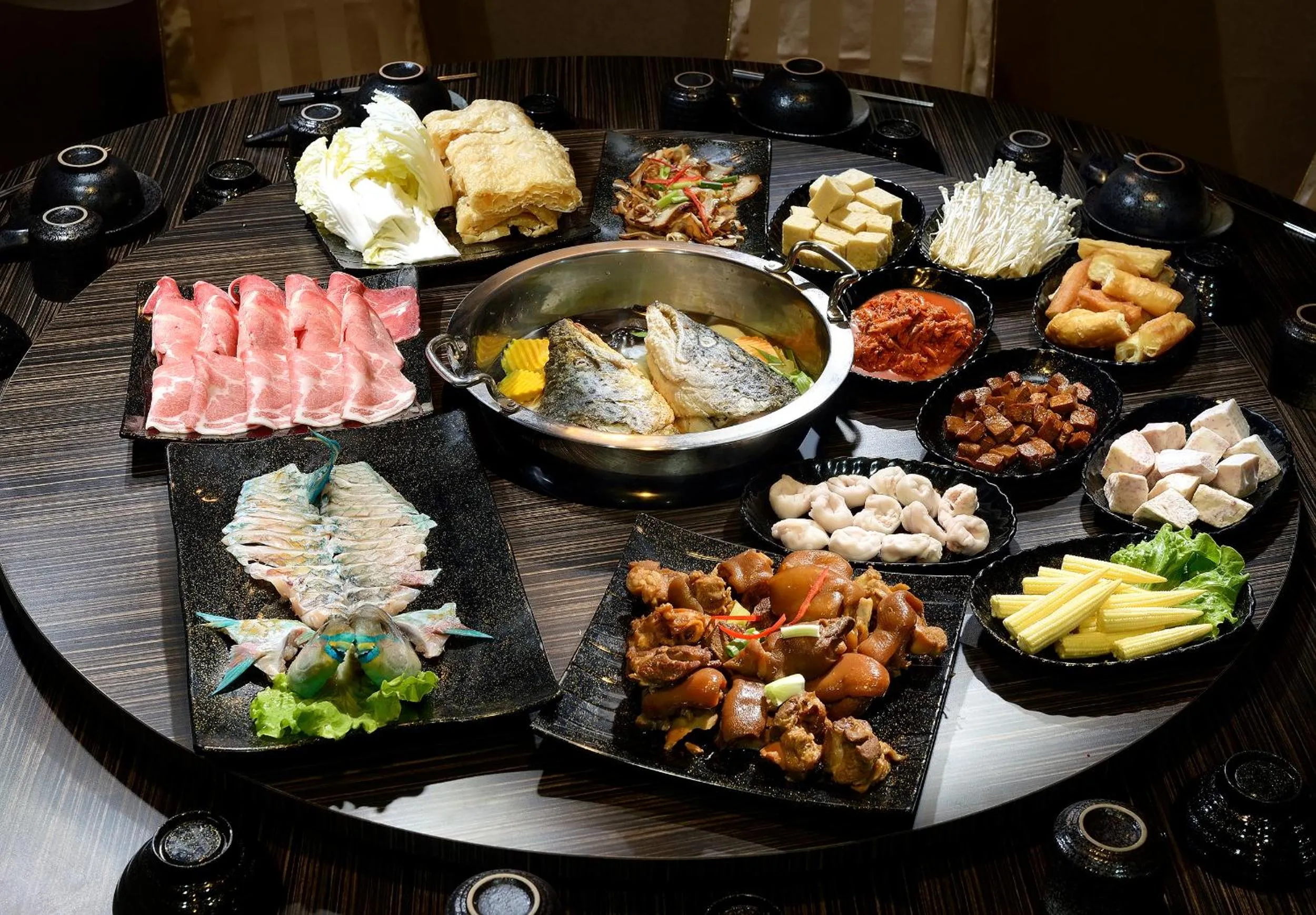 Lunch in Jinsa Lakeside View Resort