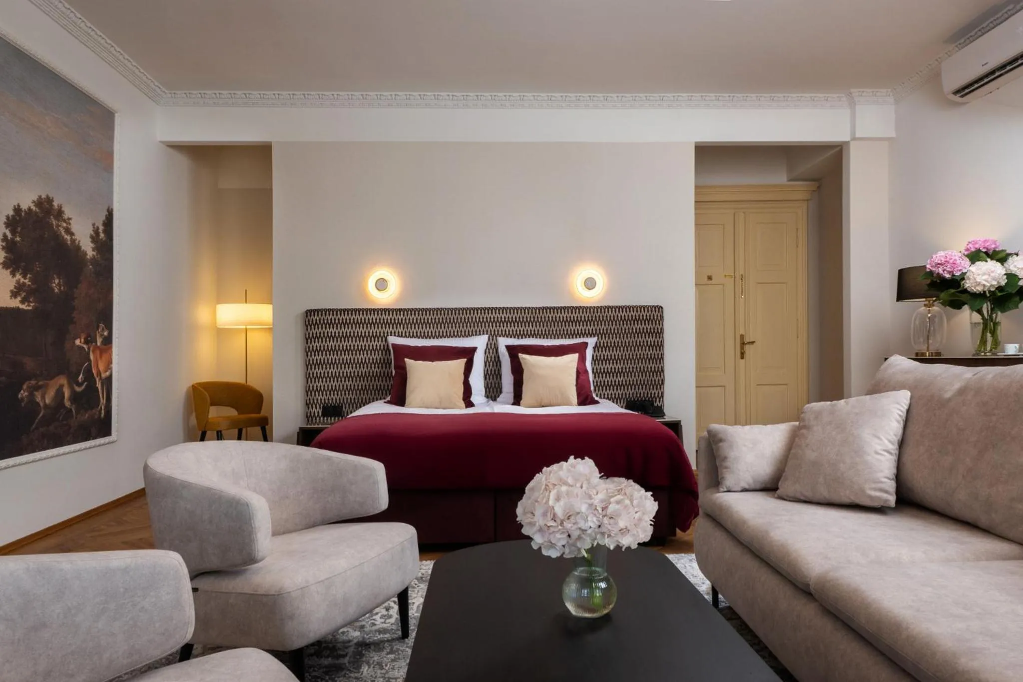 Living room, Bed in Hotel Palladian