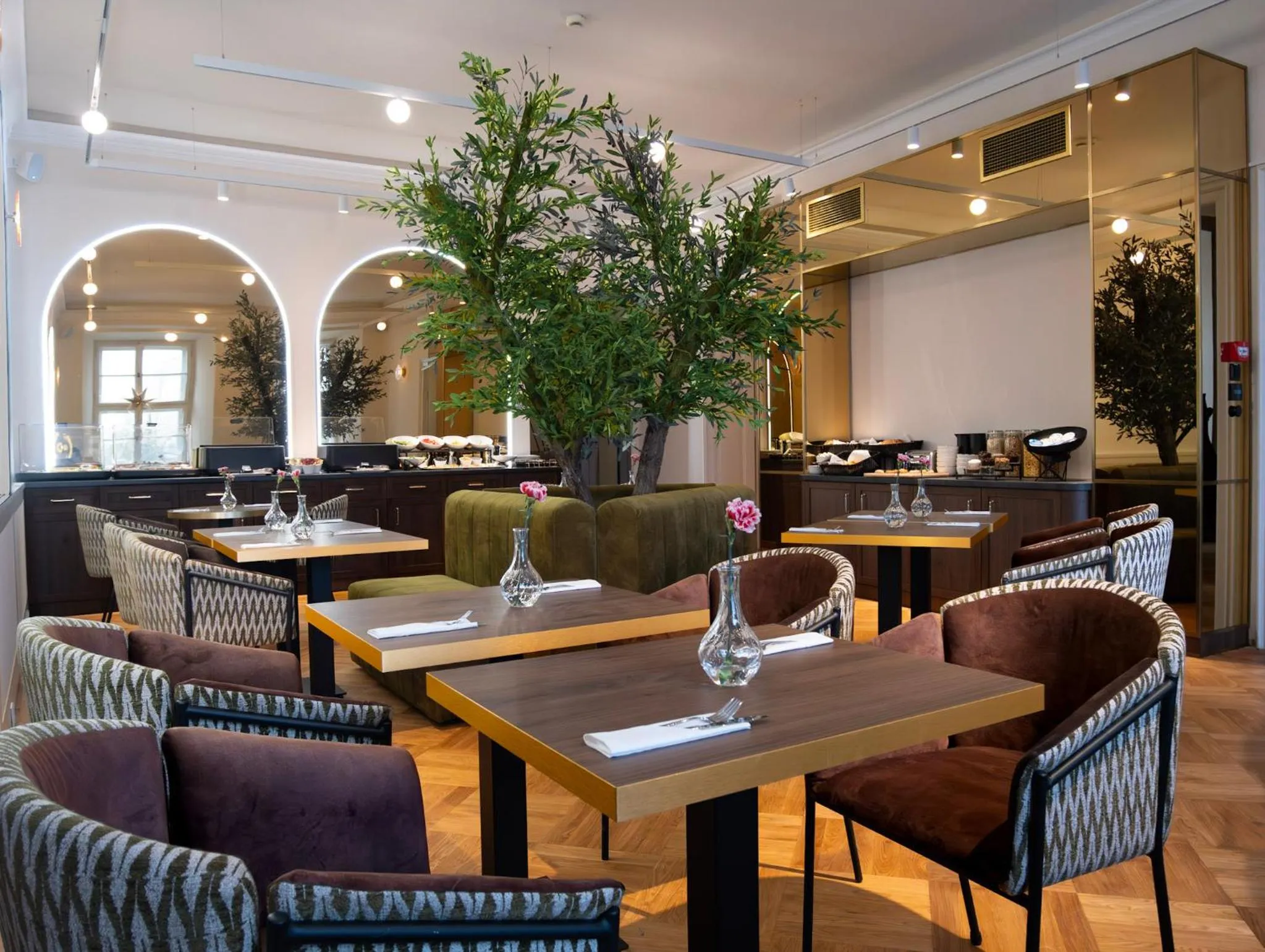 Restaurant/places to eat in Hotel Palladian