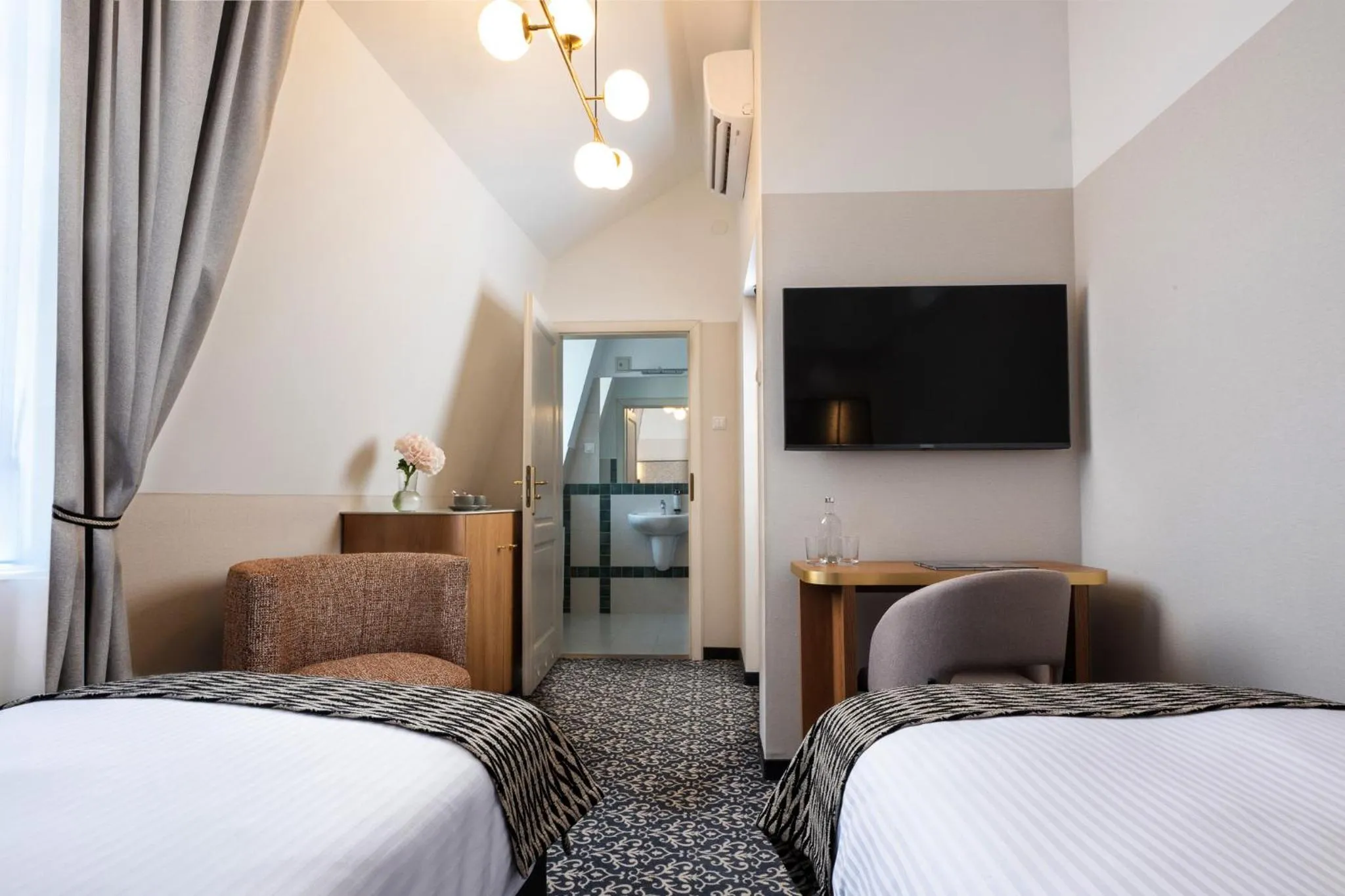 Bed in Hotel Palladian