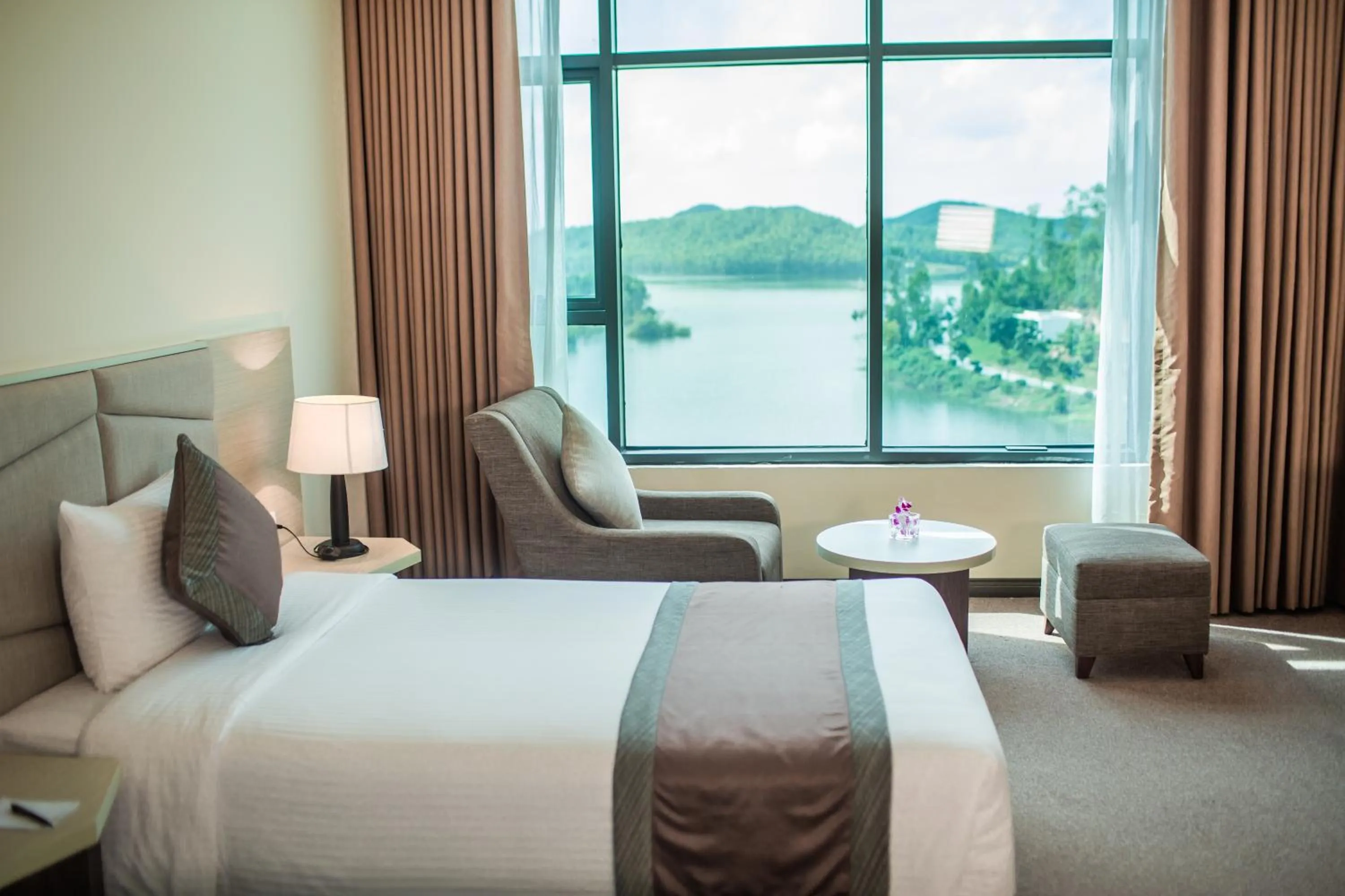 Bed in Muong Thanh Luxury Dien Lam