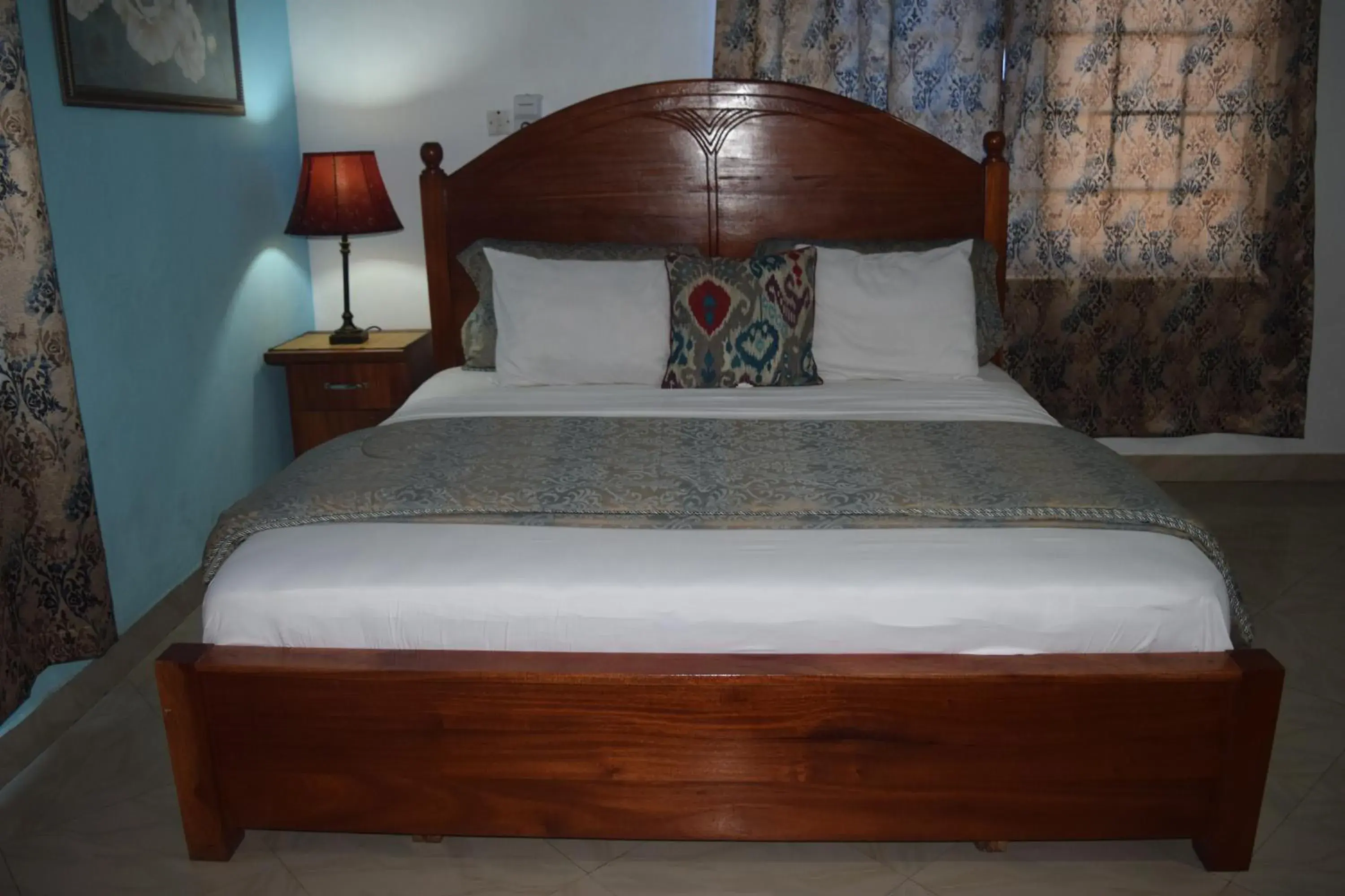 Deluxe Double Room with Side Sea View in Coconut Pointe Villa & Beach Resort Deluxe Double Room with Side Sea View in Coconut Pointe Villa & Beach Resort