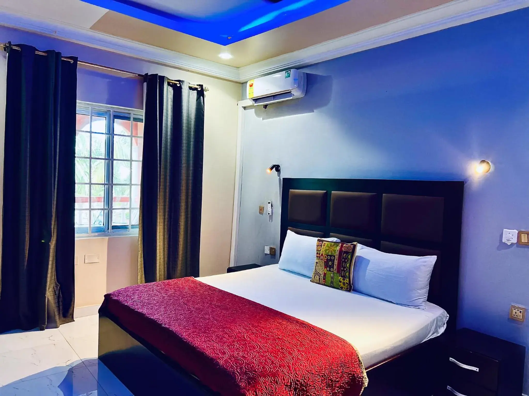 Deluxe Double Room with Balcony and Sea View in Coconut Pointe Villa & Beach Resort Deluxe Double Room with Balcony and Sea View in Coconut Pointe Villa & Beach Resort