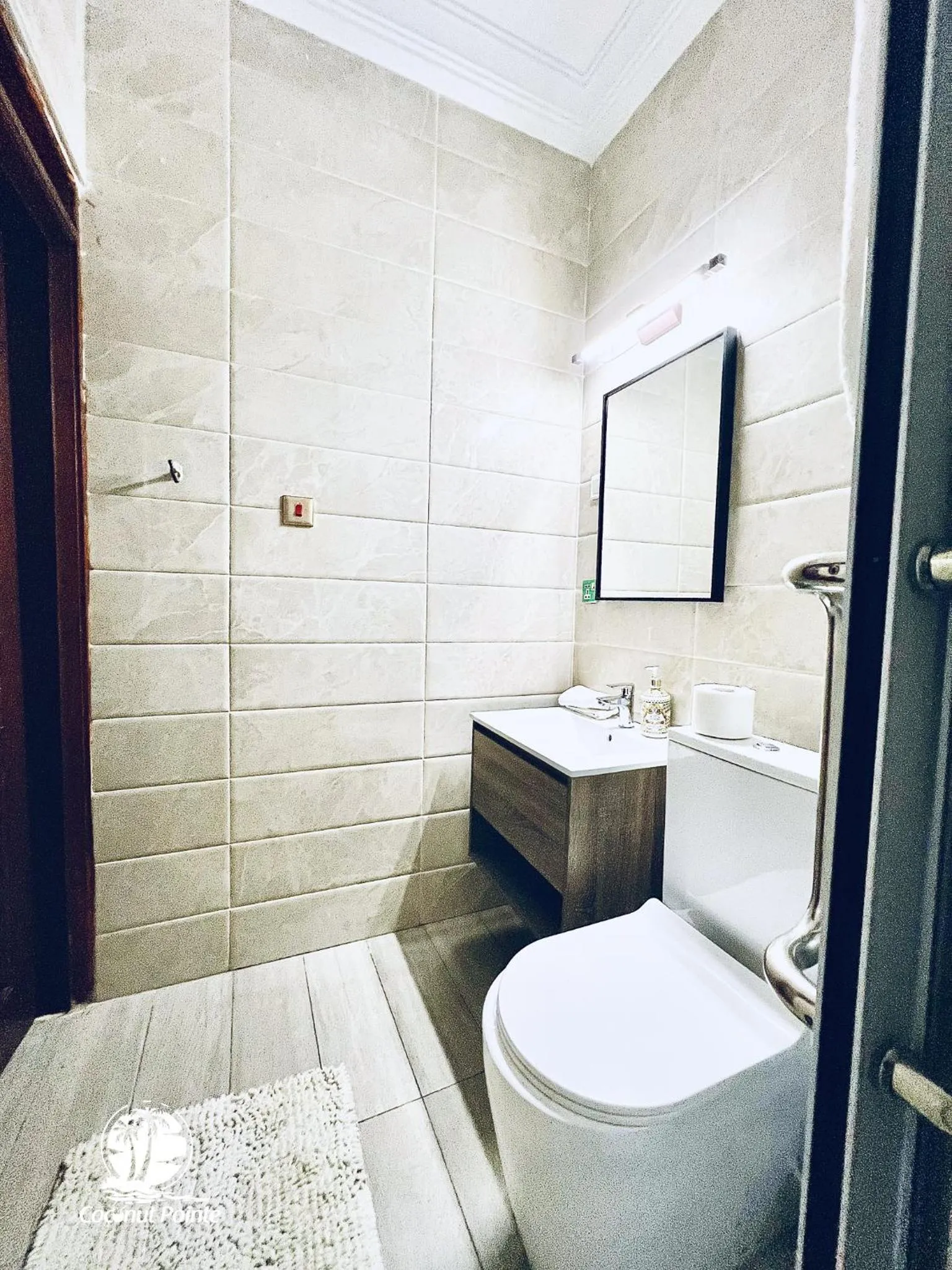 Coconut Pointe Villa & Beach Resort