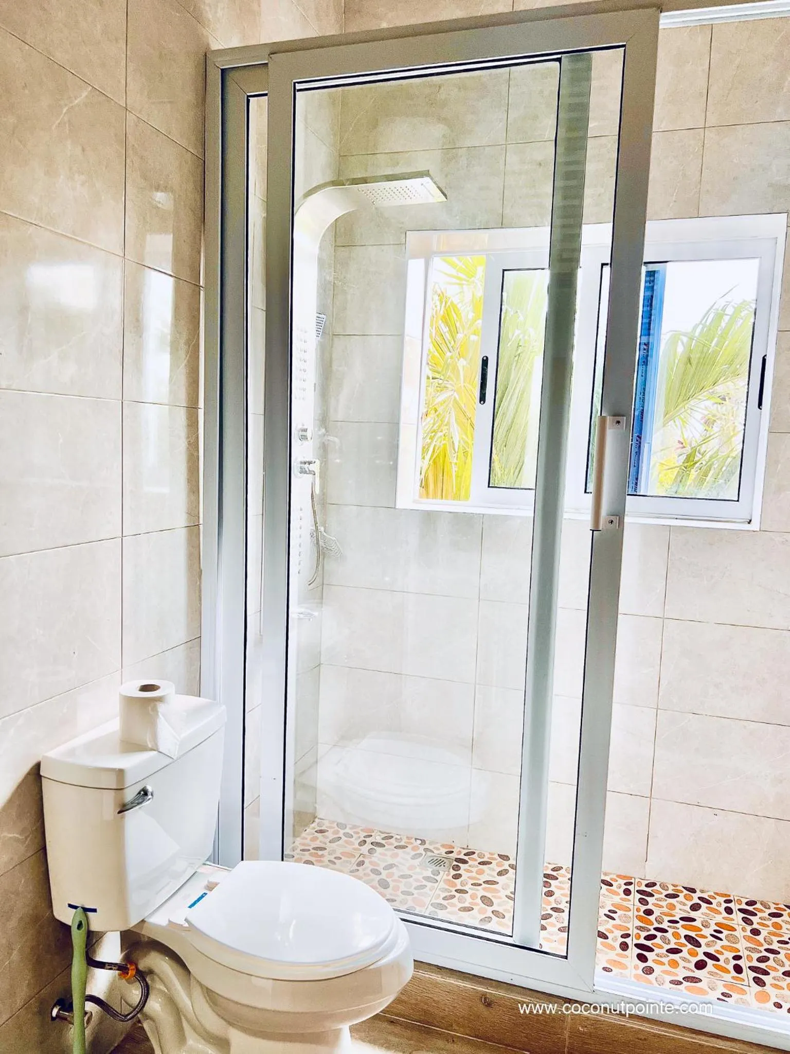 Bathroom in Coconut Pointe Villa & Beach Resort