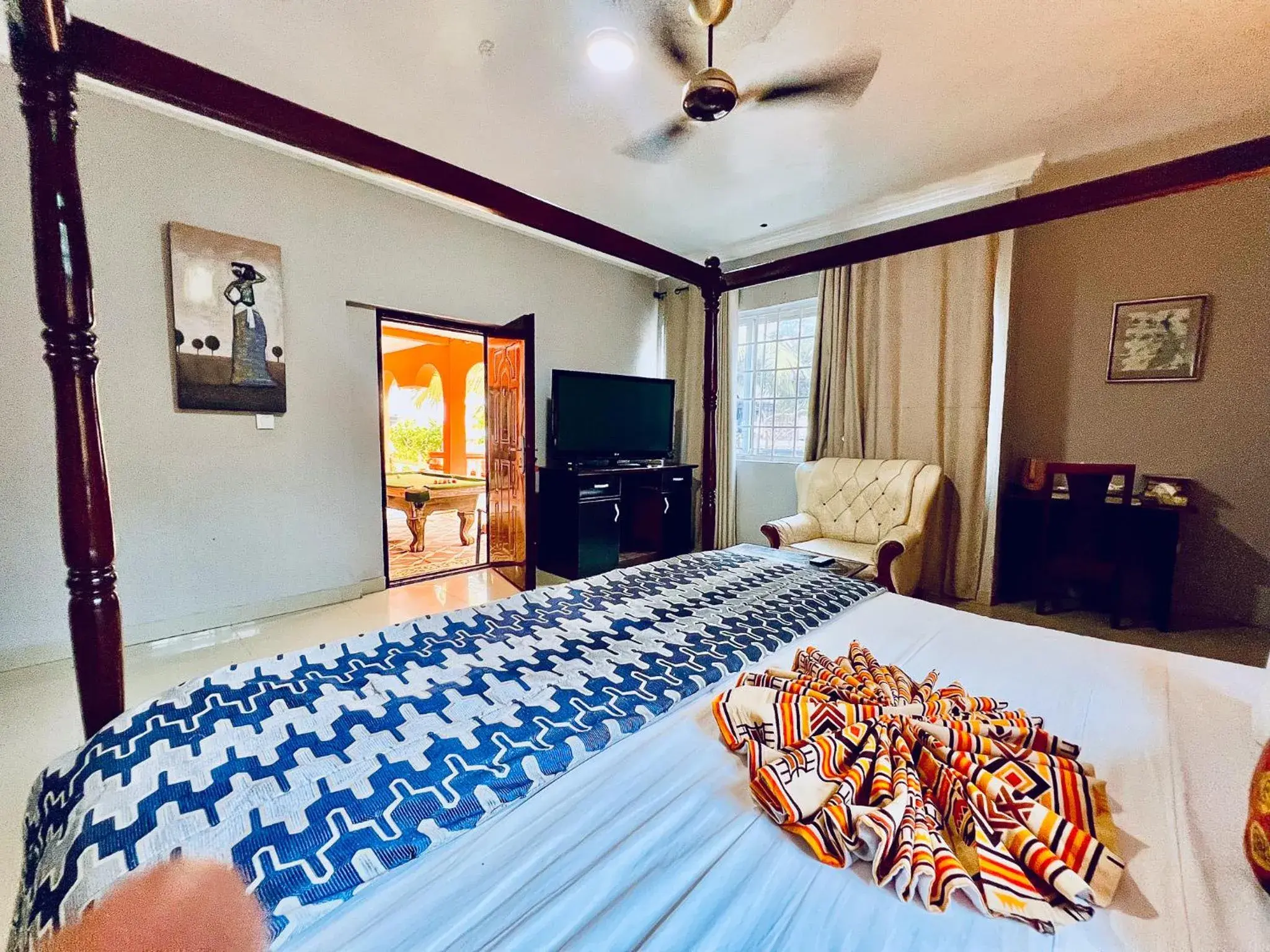 Superior Queen Room in Coconut Pointe Villa & Beach Resort Superior Queen Room in Coconut Pointe Villa & Beach Resort