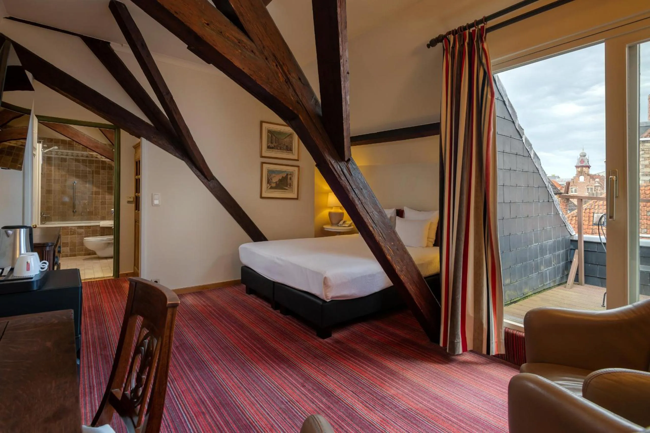 Photo of the whole room, Bed in Martin's Relais