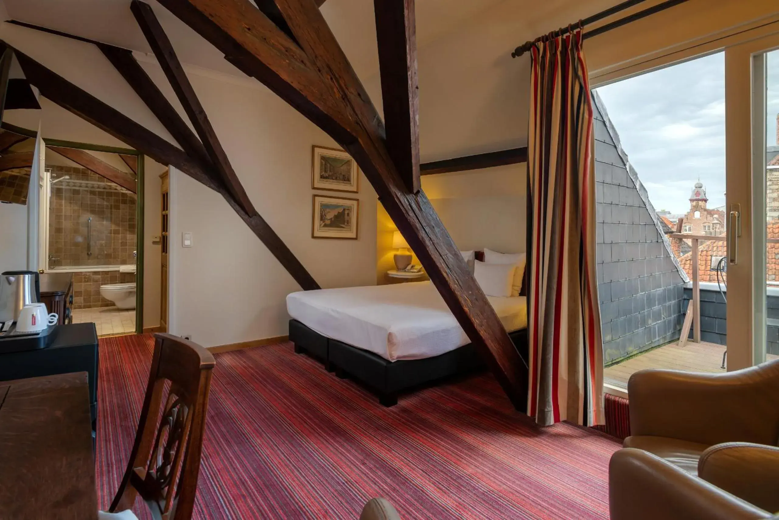 Photo of the whole room, Bed in Martin's Relais Photo of the whole room, Bed in Martin's Relais