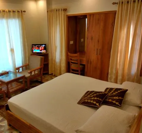 Bedroom, Bed in The Golden Peak, Hotel