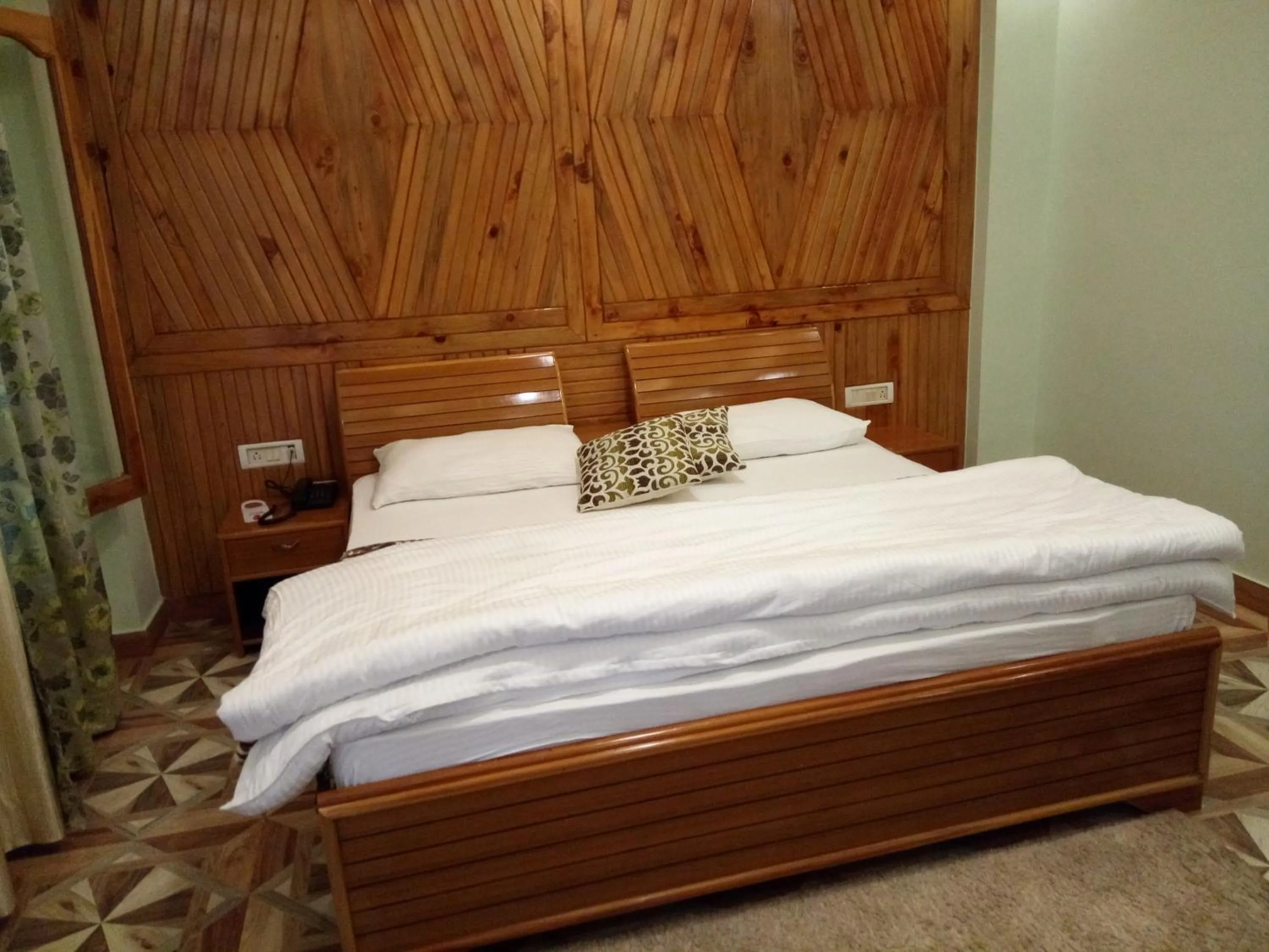 Bedroom, Bed in The Golden Peak, Hotel