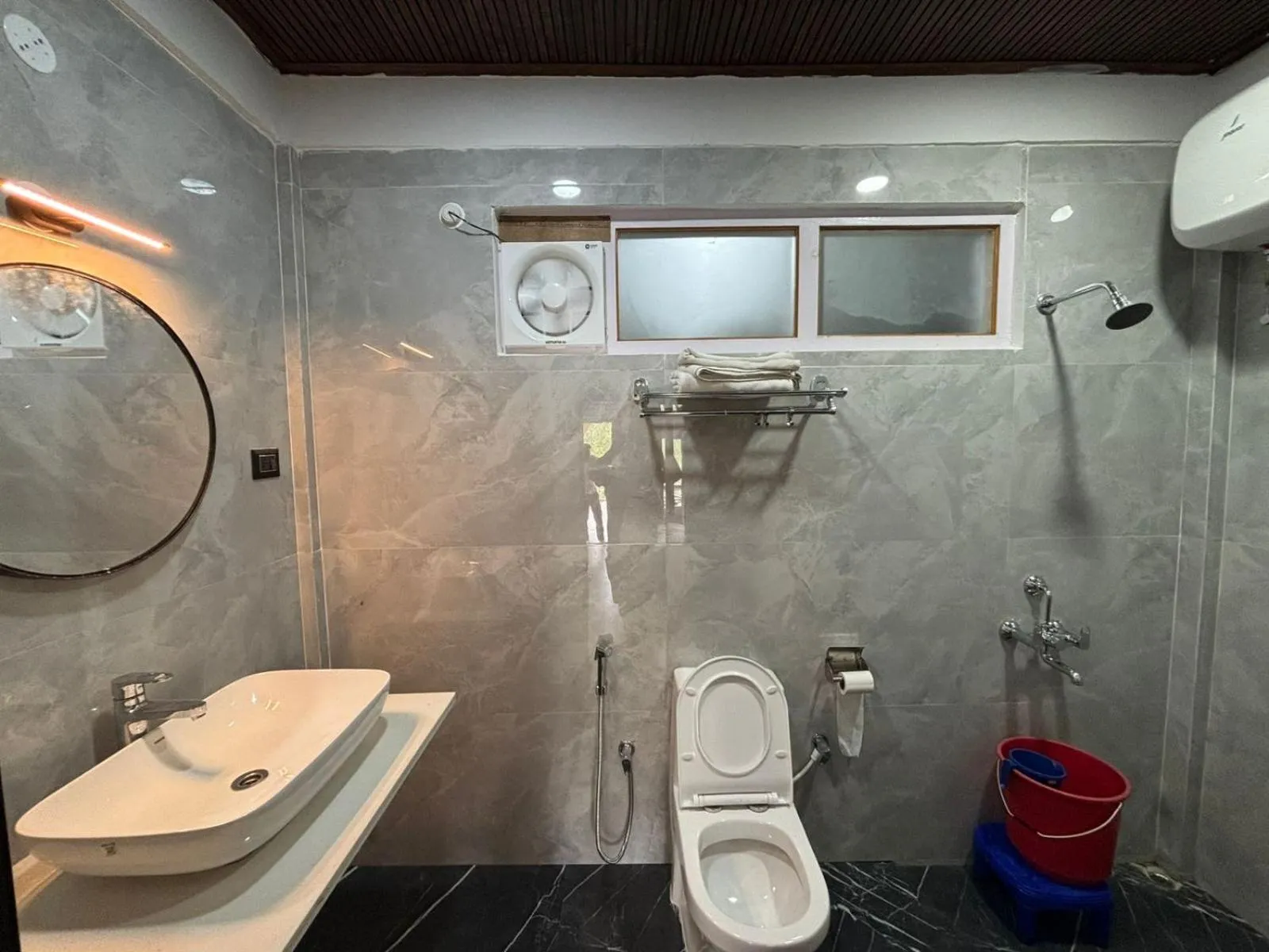 Bathroom in Pemaling Lords Inn Dirang