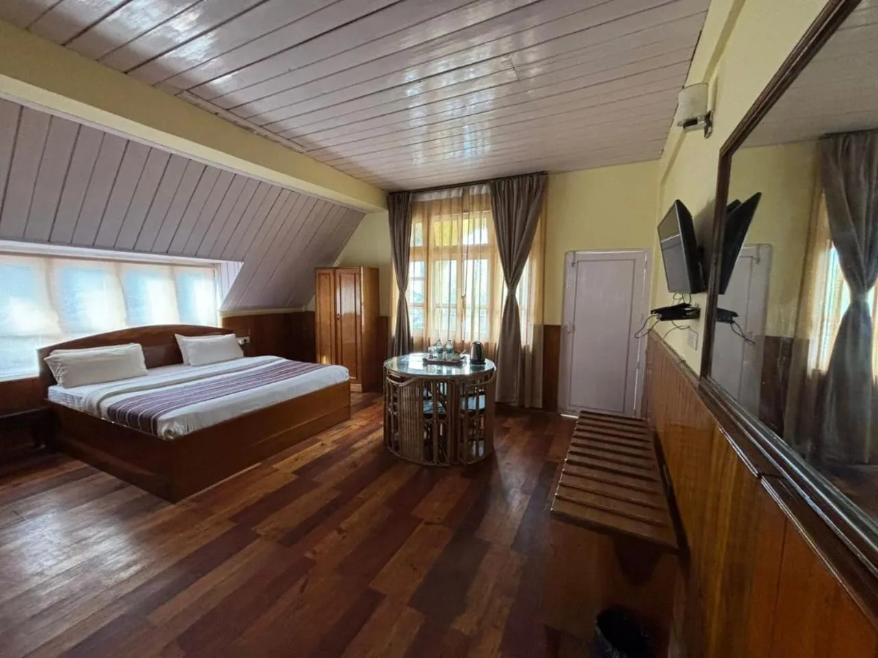 Bedroom, Bed in Pemaling Lords Inn Dirang