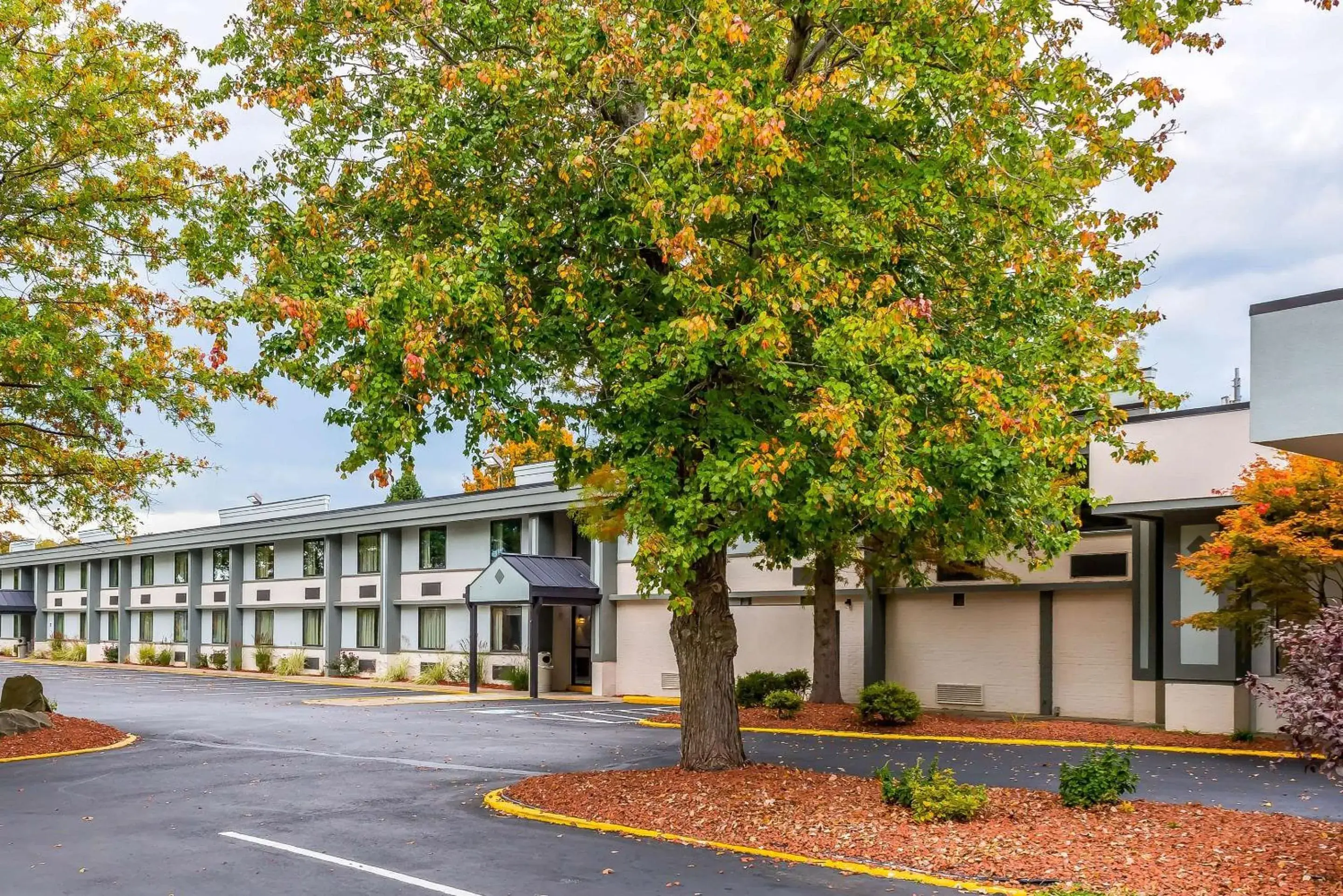 Property building in Clarion Inn Belle Vernon Property building in Clarion Inn Belle Vernon