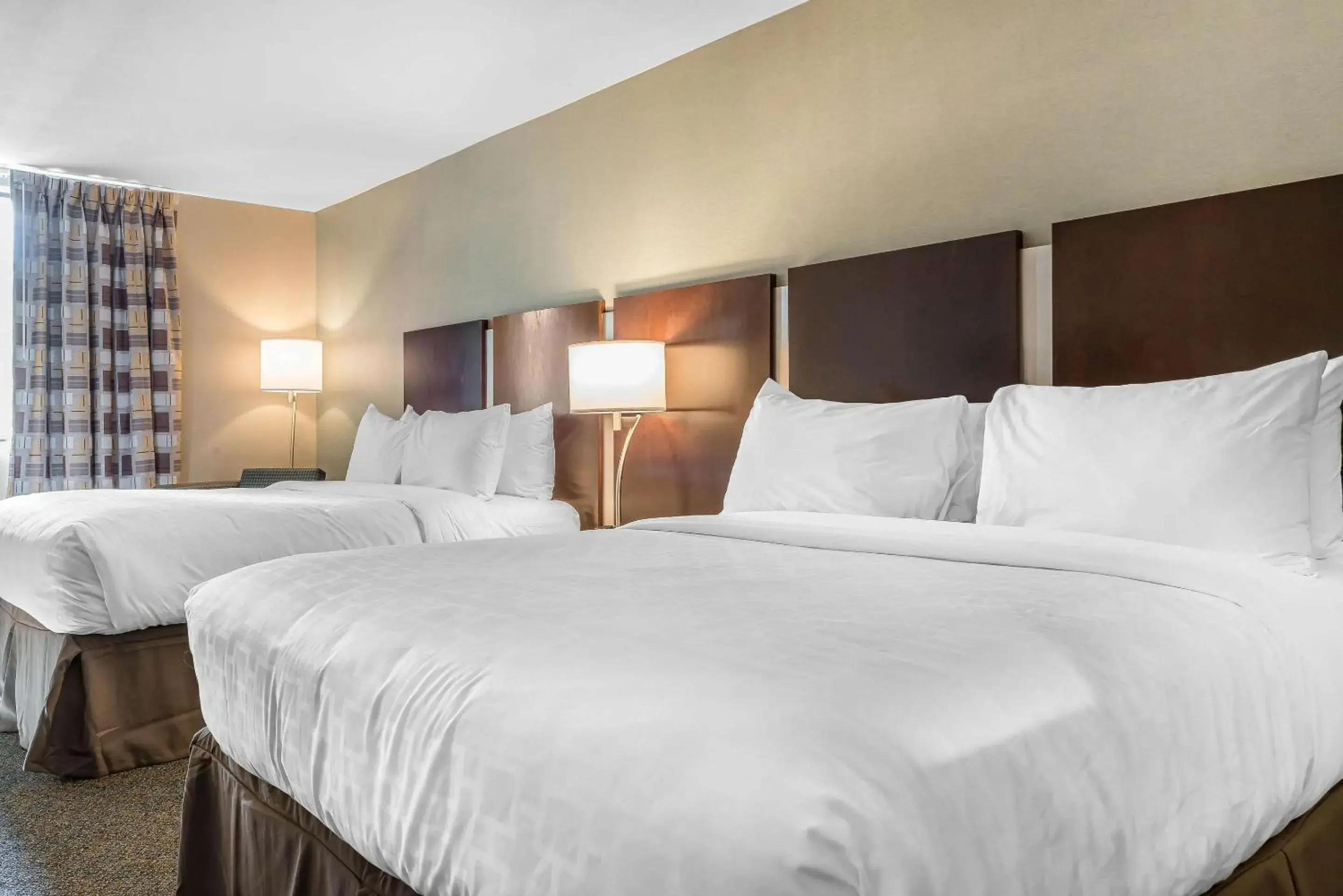 Bedroom, Bed in Clarion Inn Belle Vernon Bedroom, Bed in Clarion Inn Belle Vernon