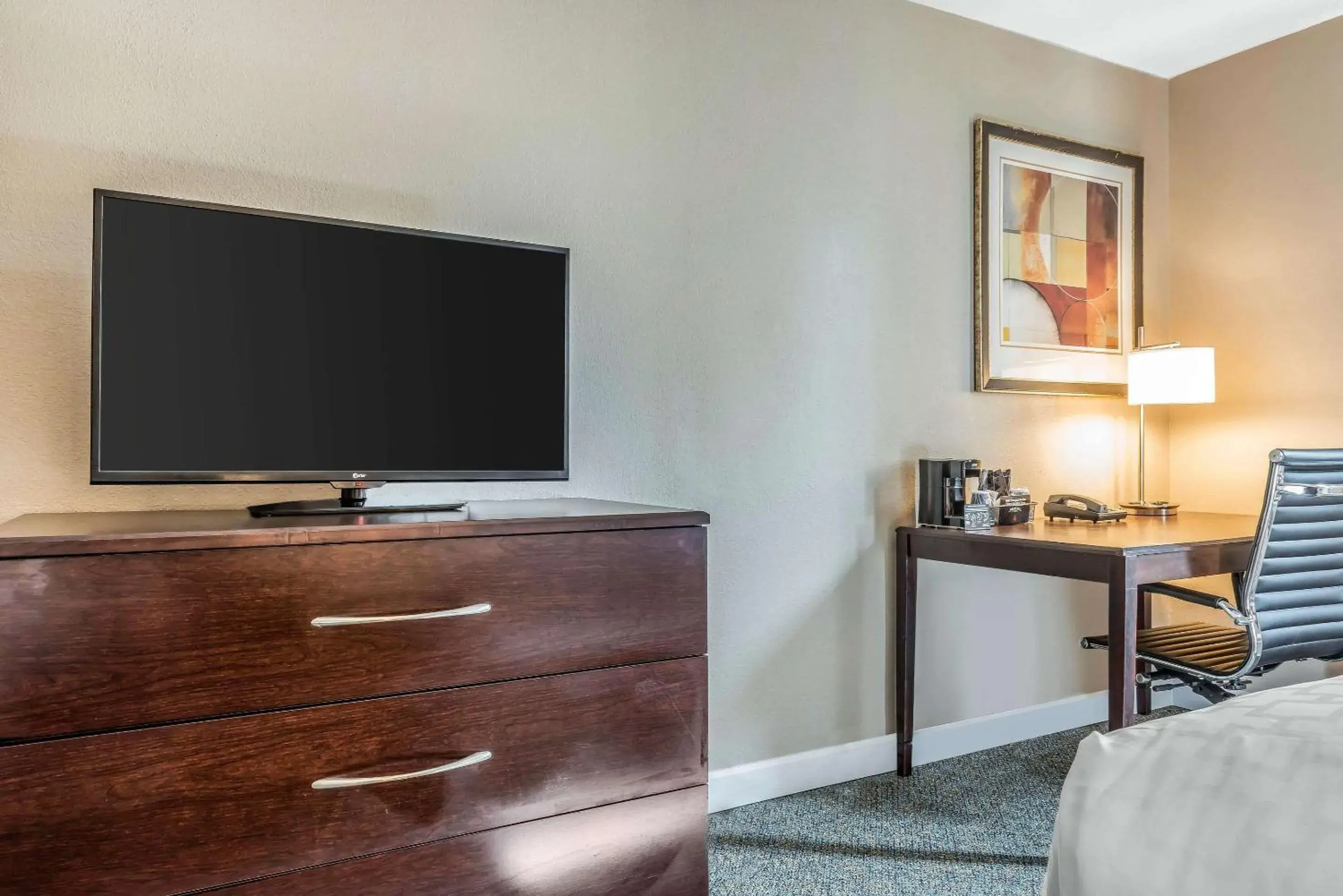 Bedroom in Clarion Inn Belle Vernon Bedroom in Clarion Inn Belle Vernon