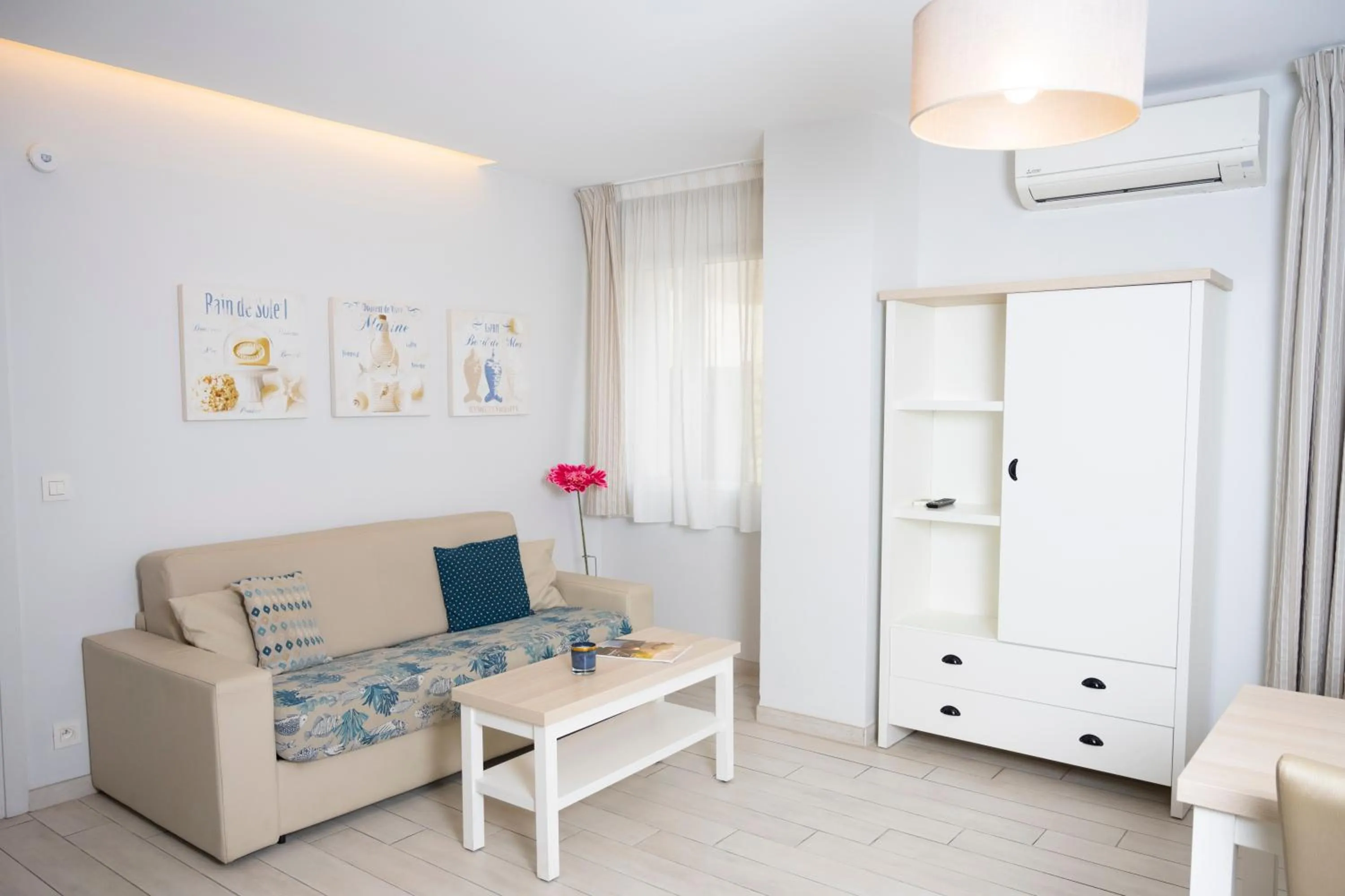 One-Bedroom Apartment with Terrace - Disability Access in Hotel La Ciotat - A deux pas de l'eau