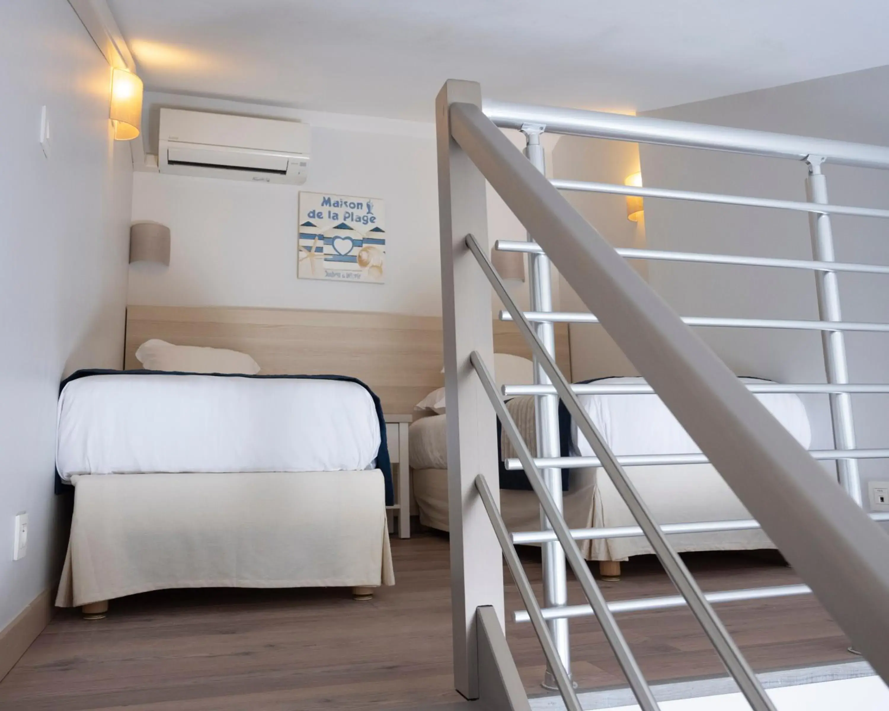 Two-Bedroom Apartment - Split Level "Myrona" in Hotel La Ciotat - A deux pas de l'eau Two-Bedroom Apartment - Split Level "Myrona" in Hotel La Ciotat - A deux pas de l'eau