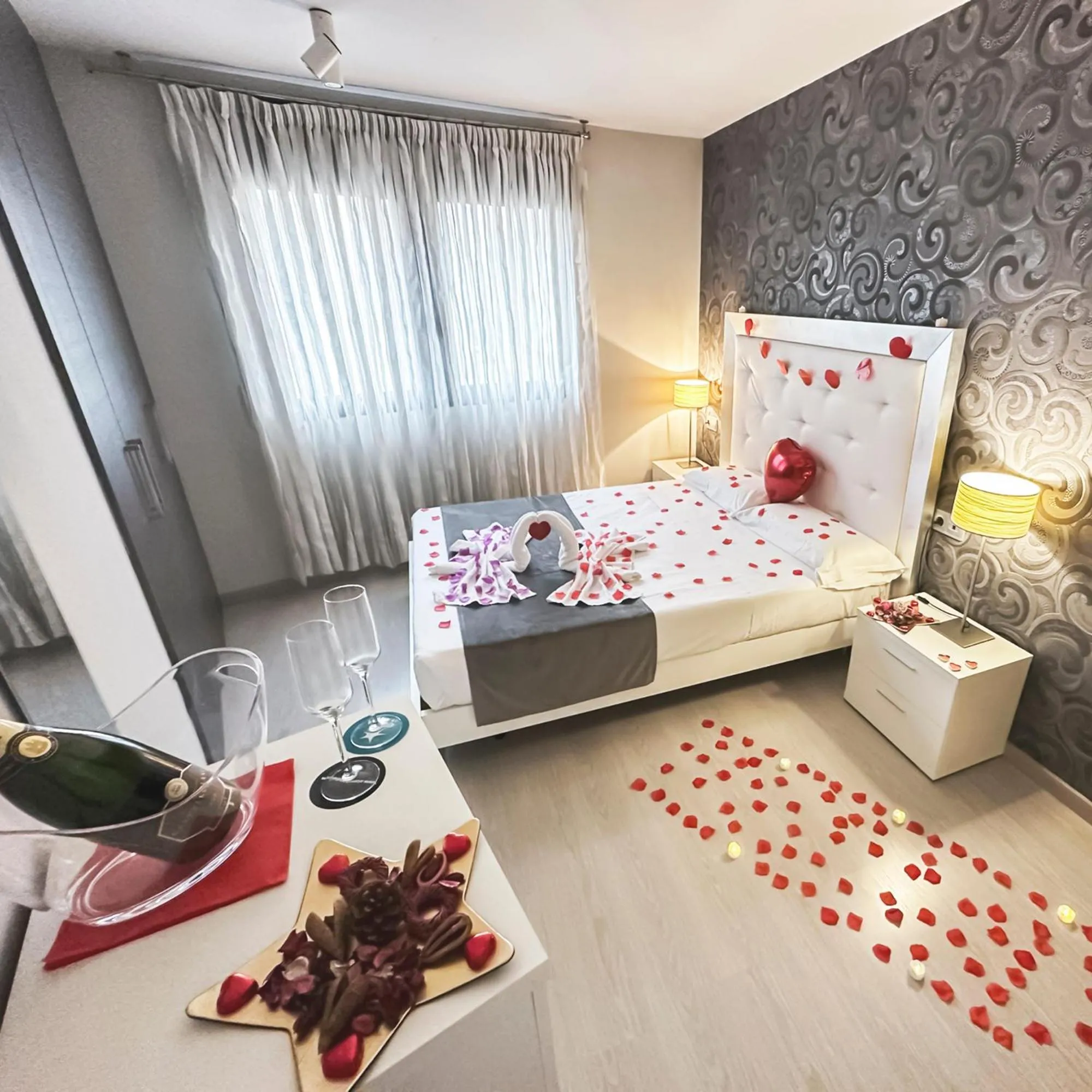 Bed in Apartamentos Real Lleida